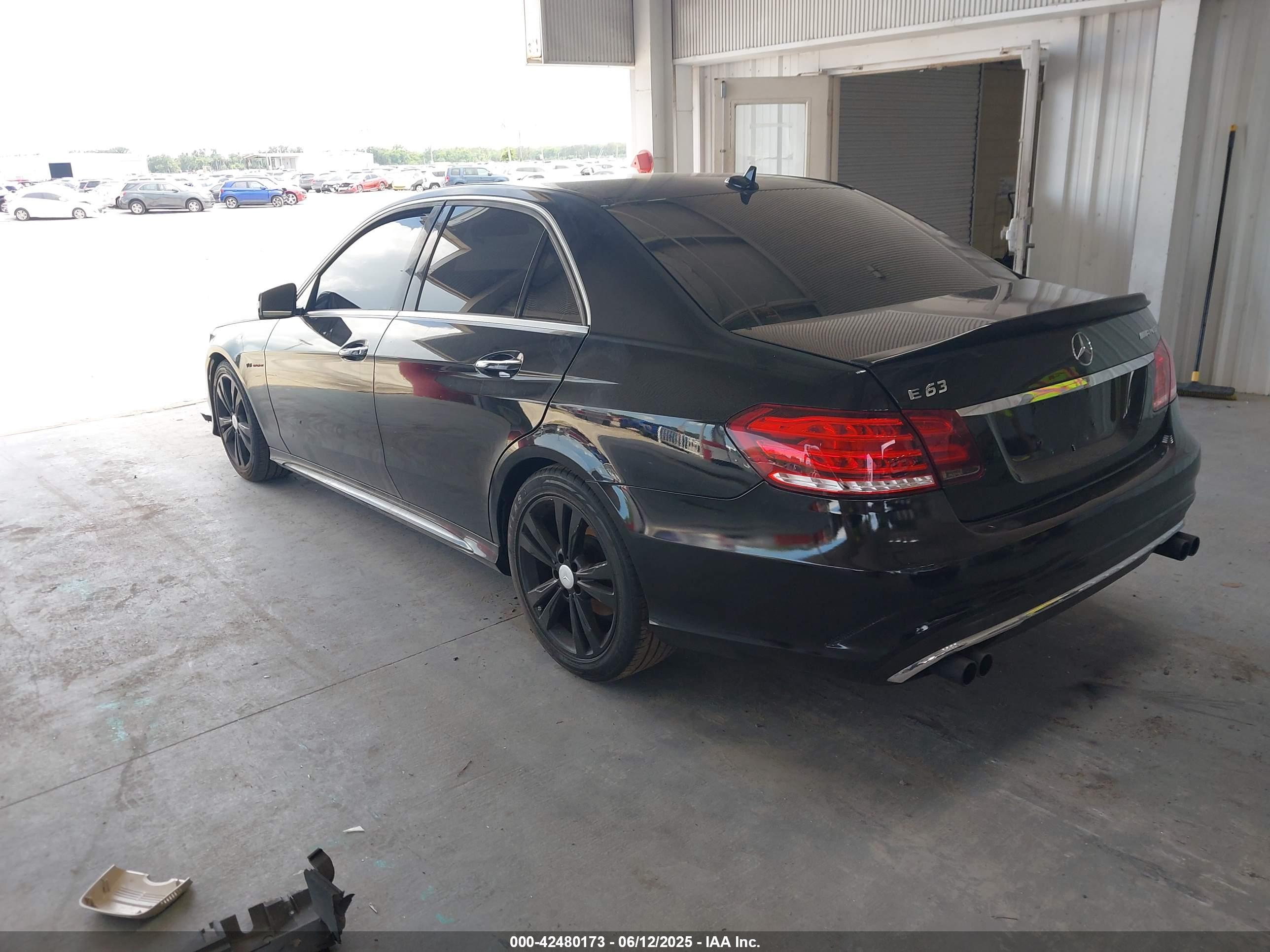 MERCEDES-BENZ E image 3