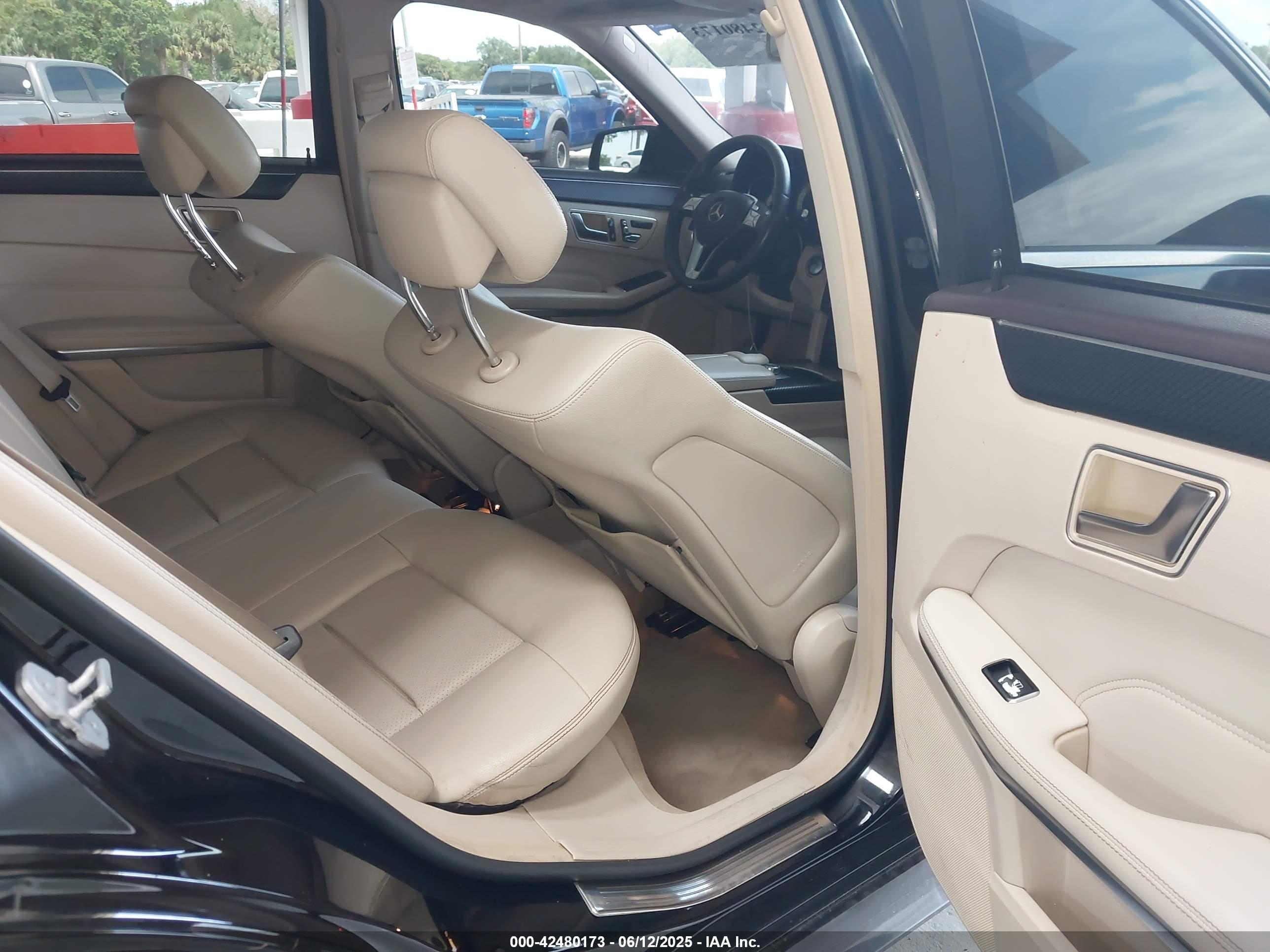 MERCEDES-BENZ E image 8