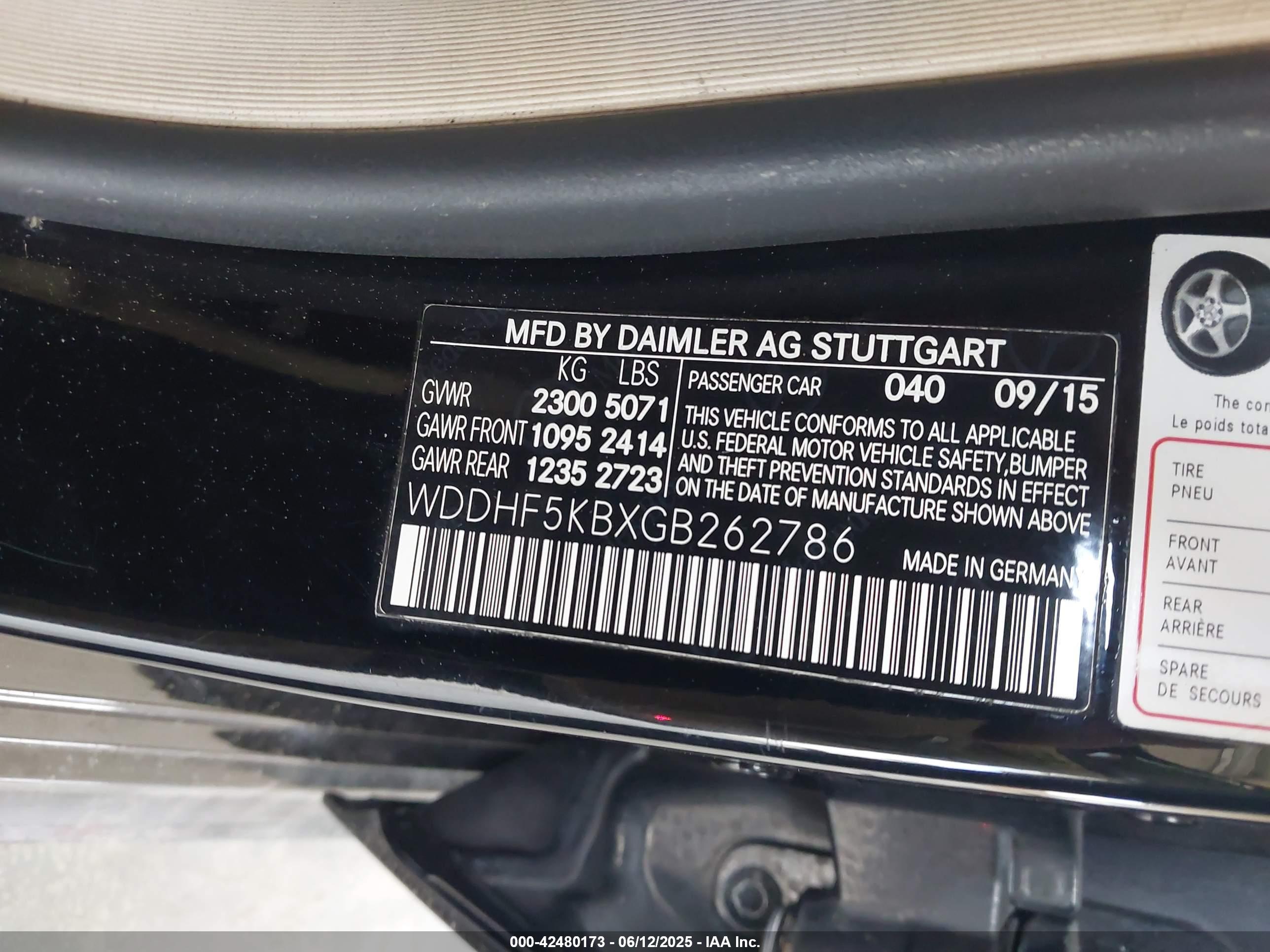 MERCEDES-BENZ E image 9