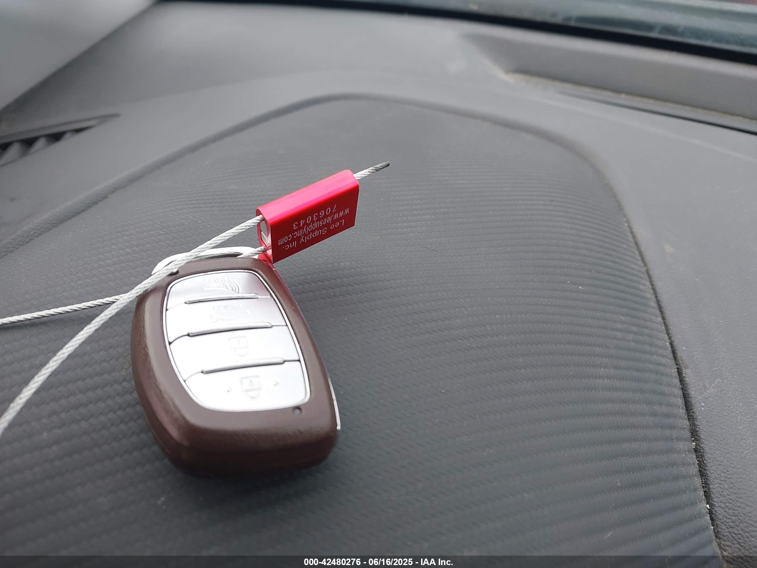HYUNDAI ELANTRA image 11