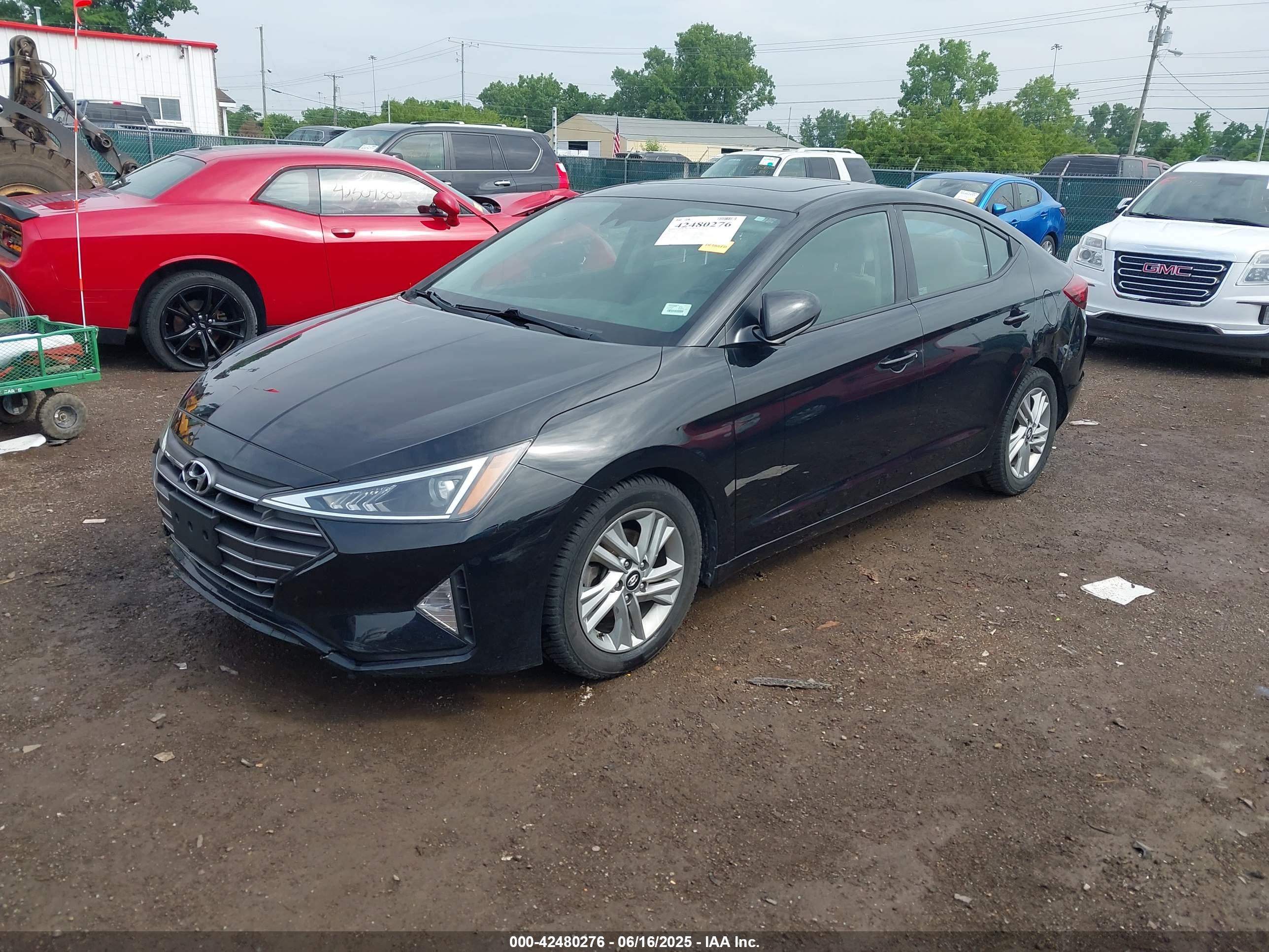 HYUNDAI ELANTRA image 2