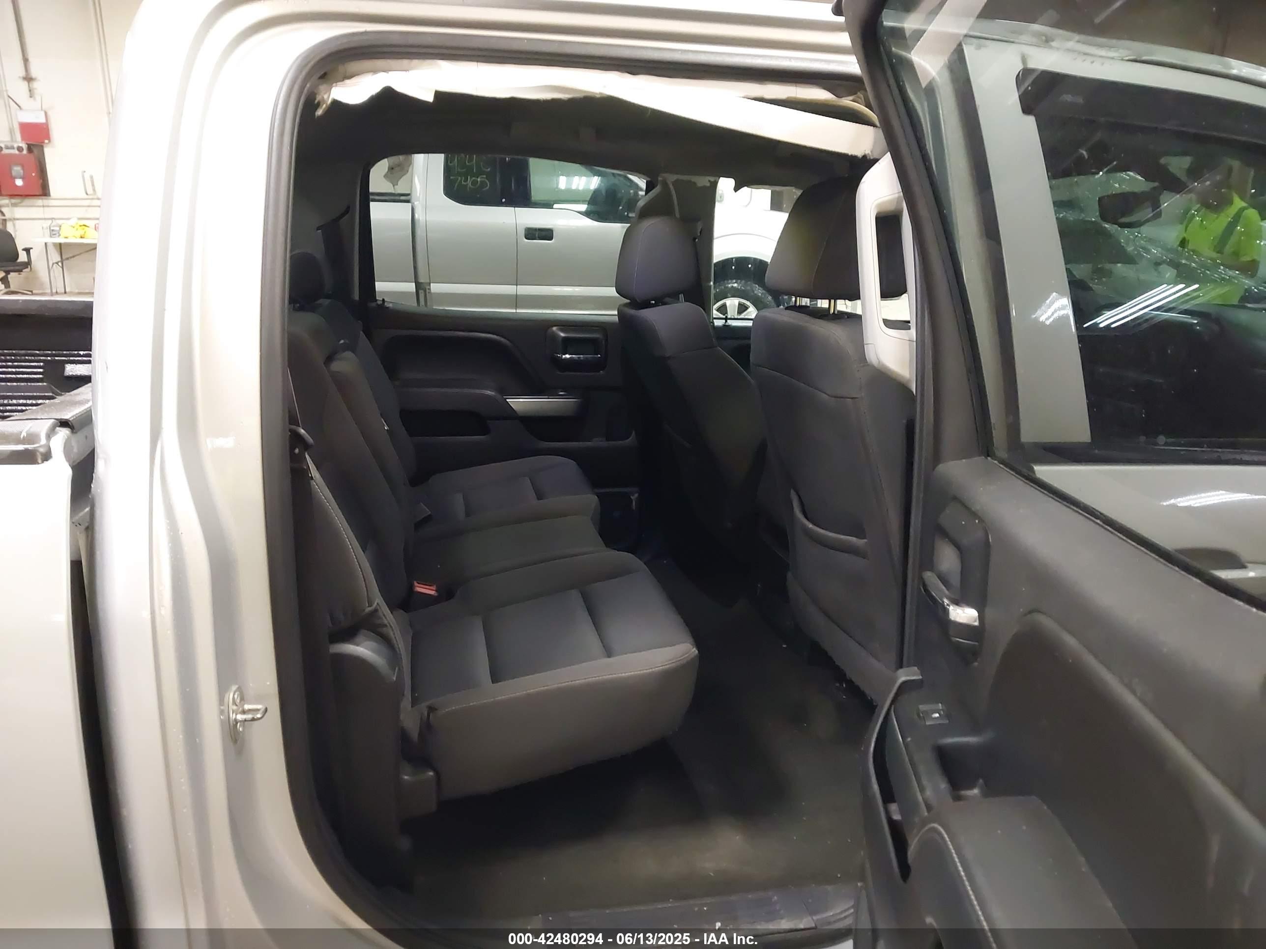 CHEVROLET SILVERADO image 8