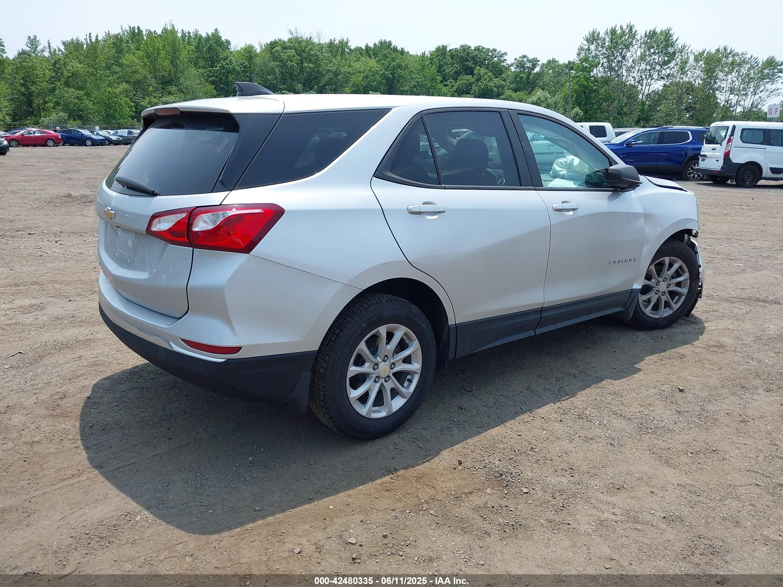 CHEVROLET EQUINOX image 4