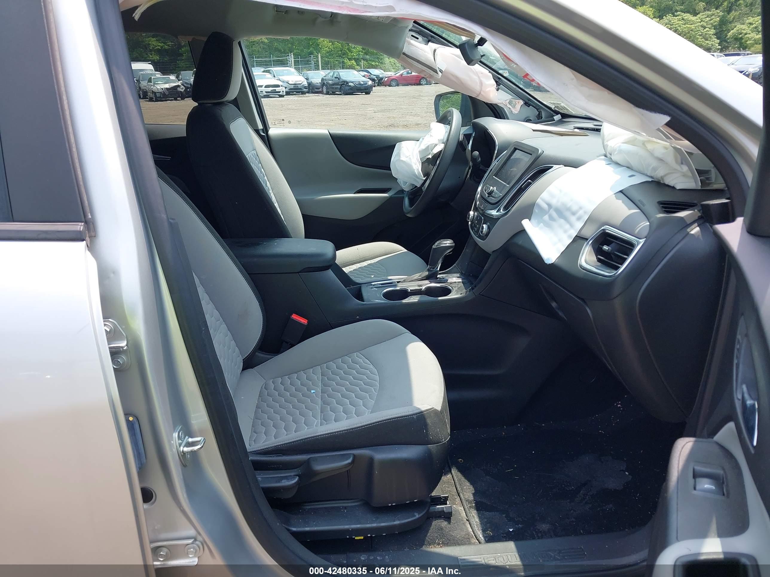 CHEVROLET EQUINOX image 5