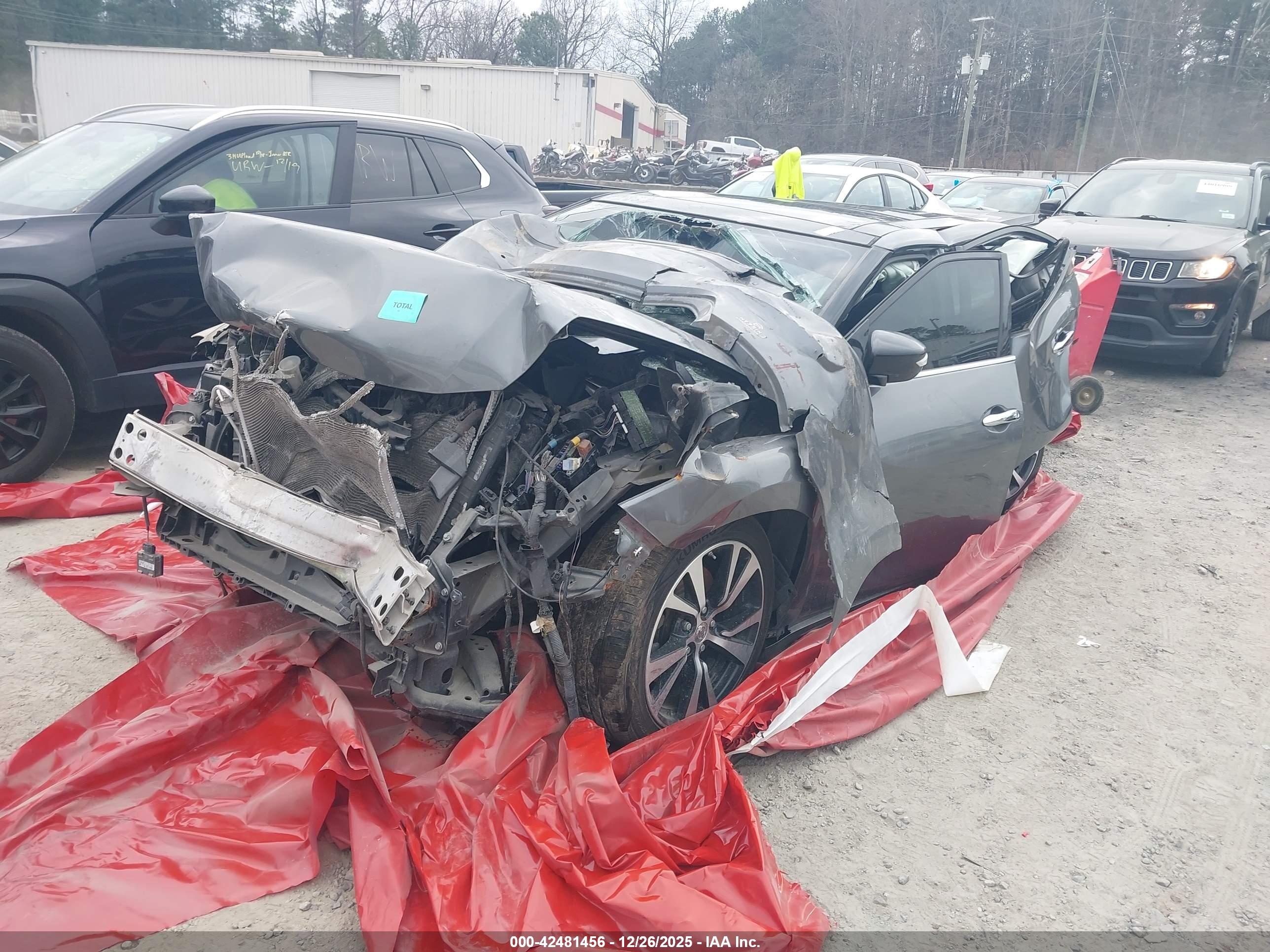 NISSAN MAXIMA image 2