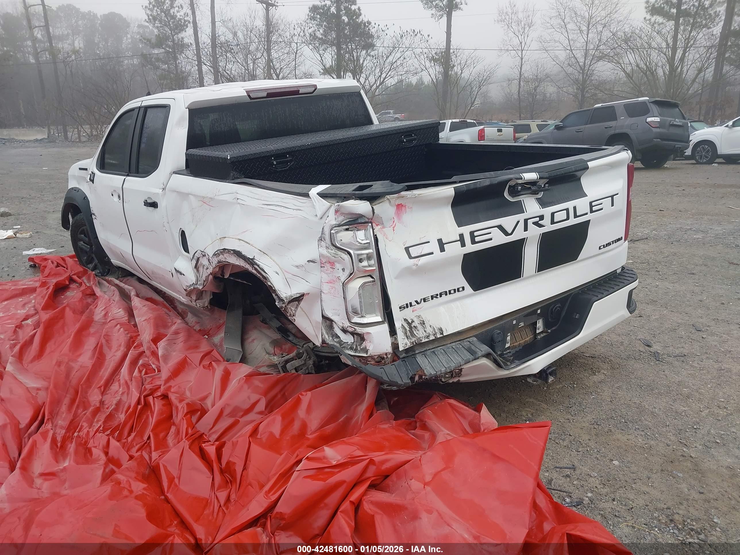 CHEVROLET SILVERADO image 3