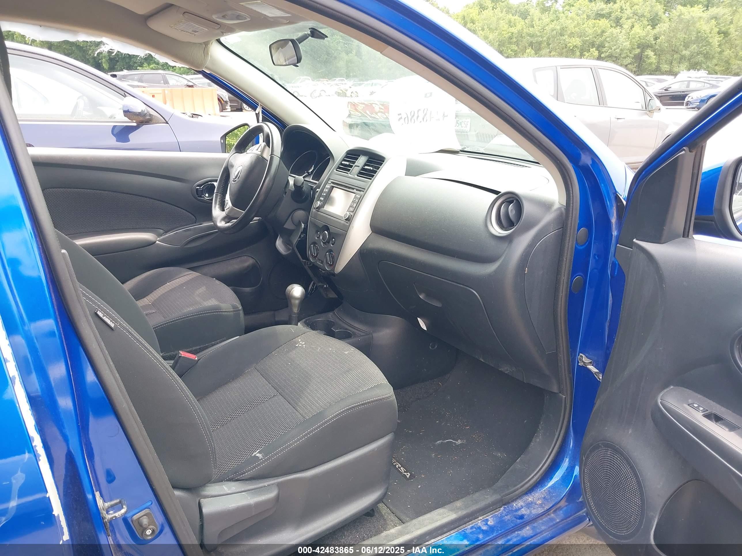 NISSAN VERSA image 5