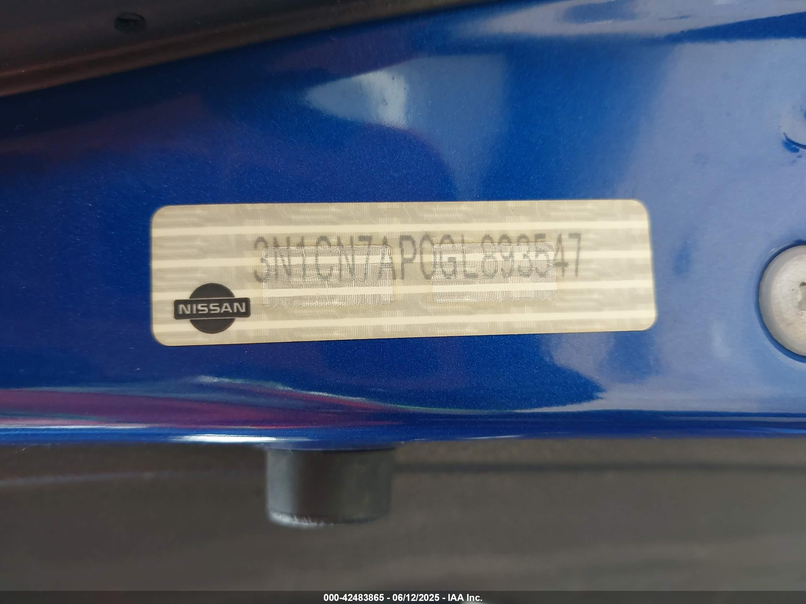 NISSAN VERSA image 9