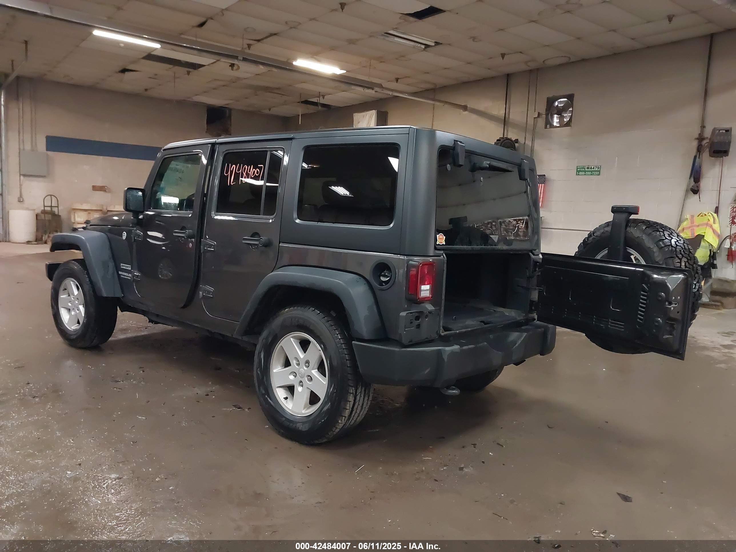 JEEP WRANGLER image 3