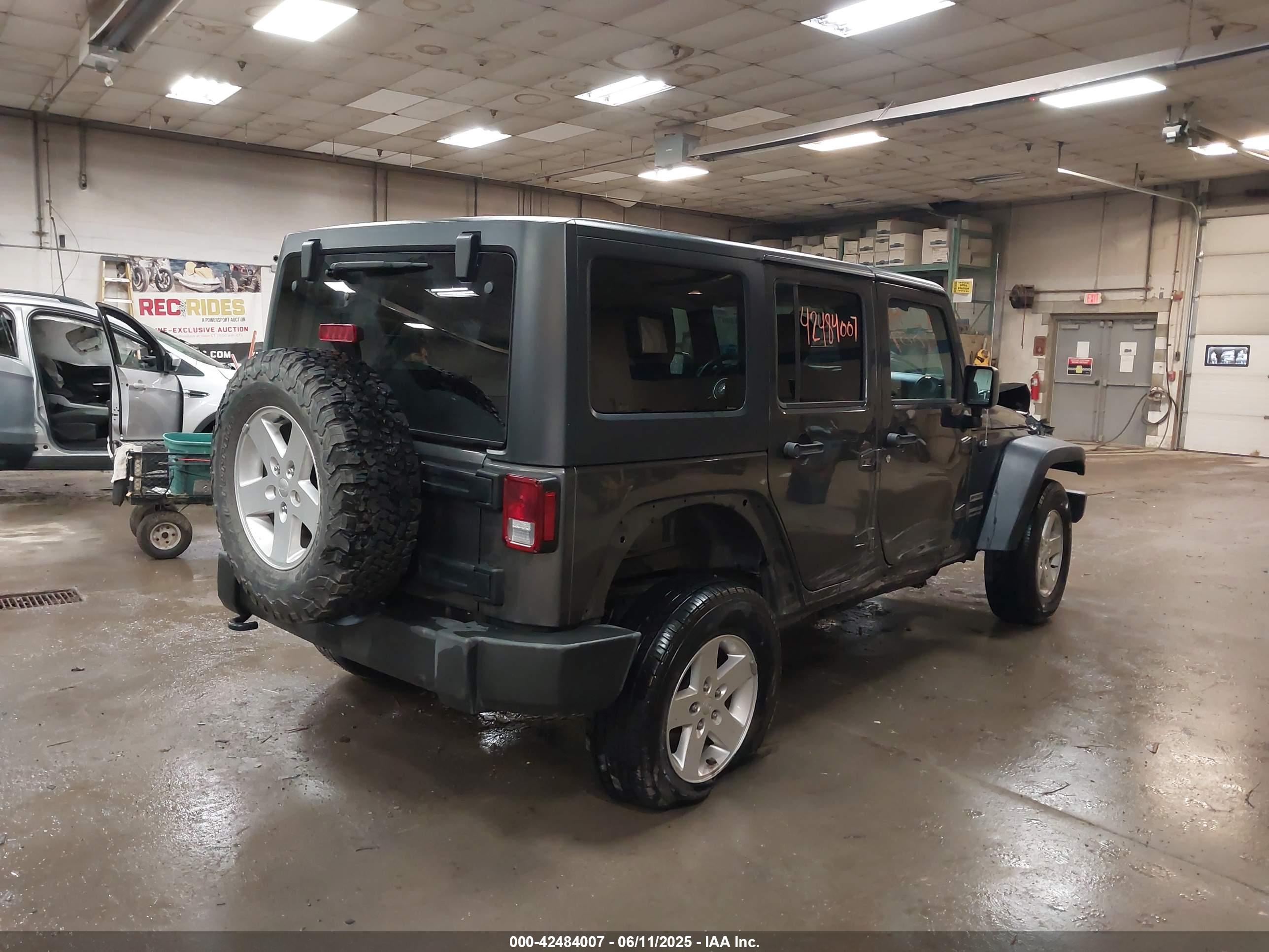JEEP WRANGLER image 4