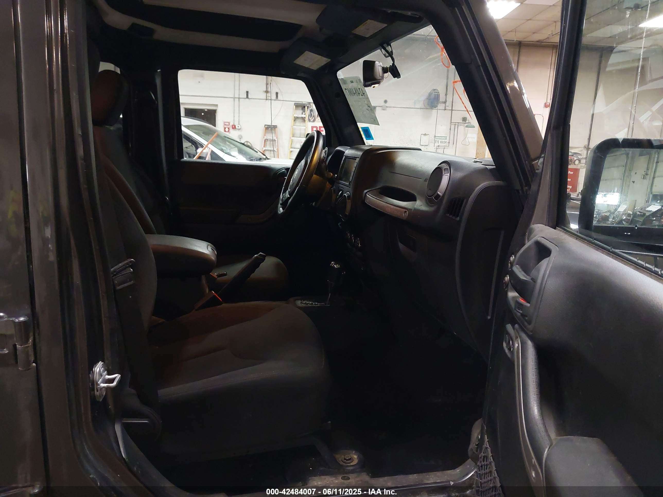 JEEP WRANGLER image 5