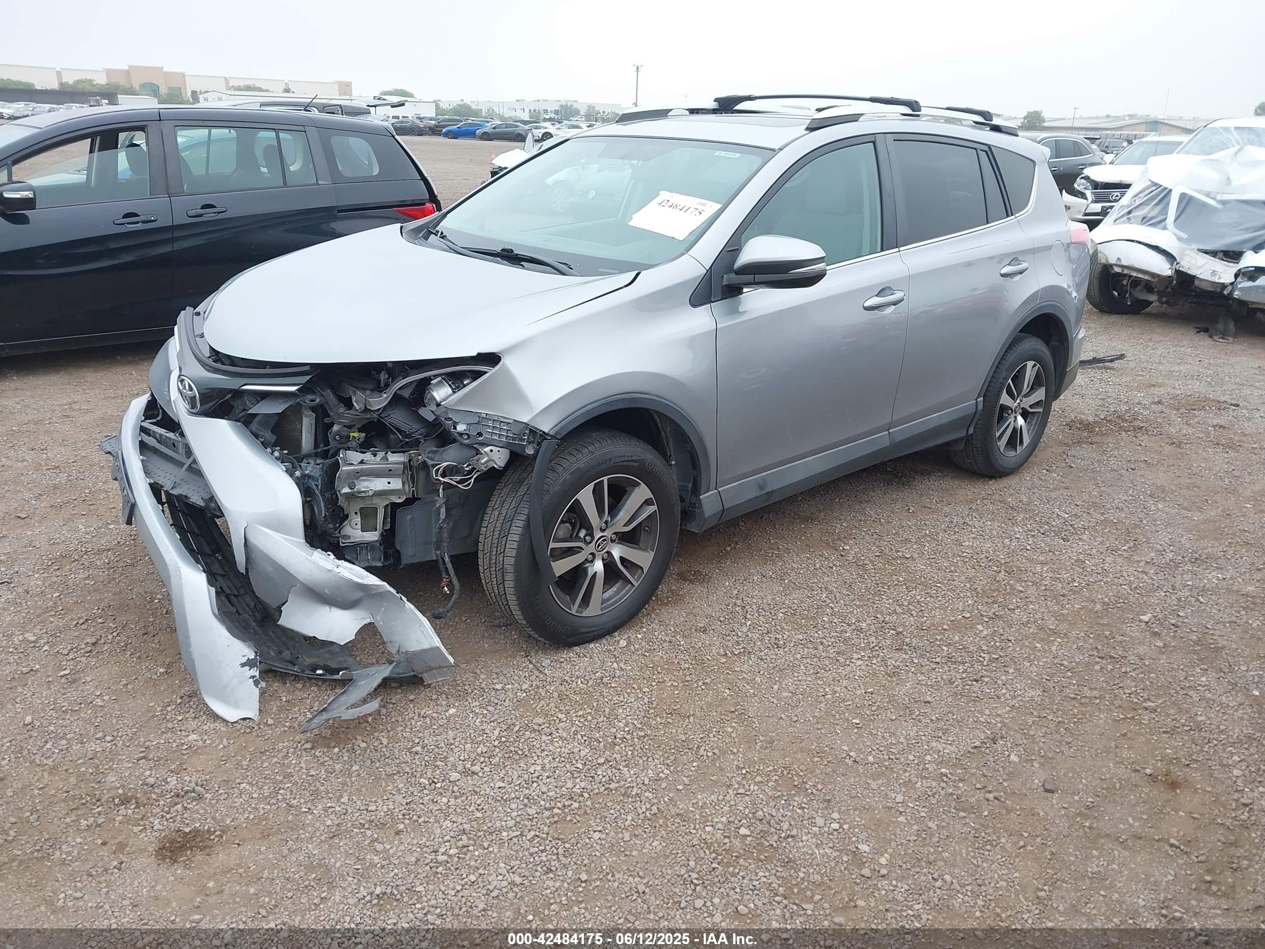 TOYOTA RAV4 image 2