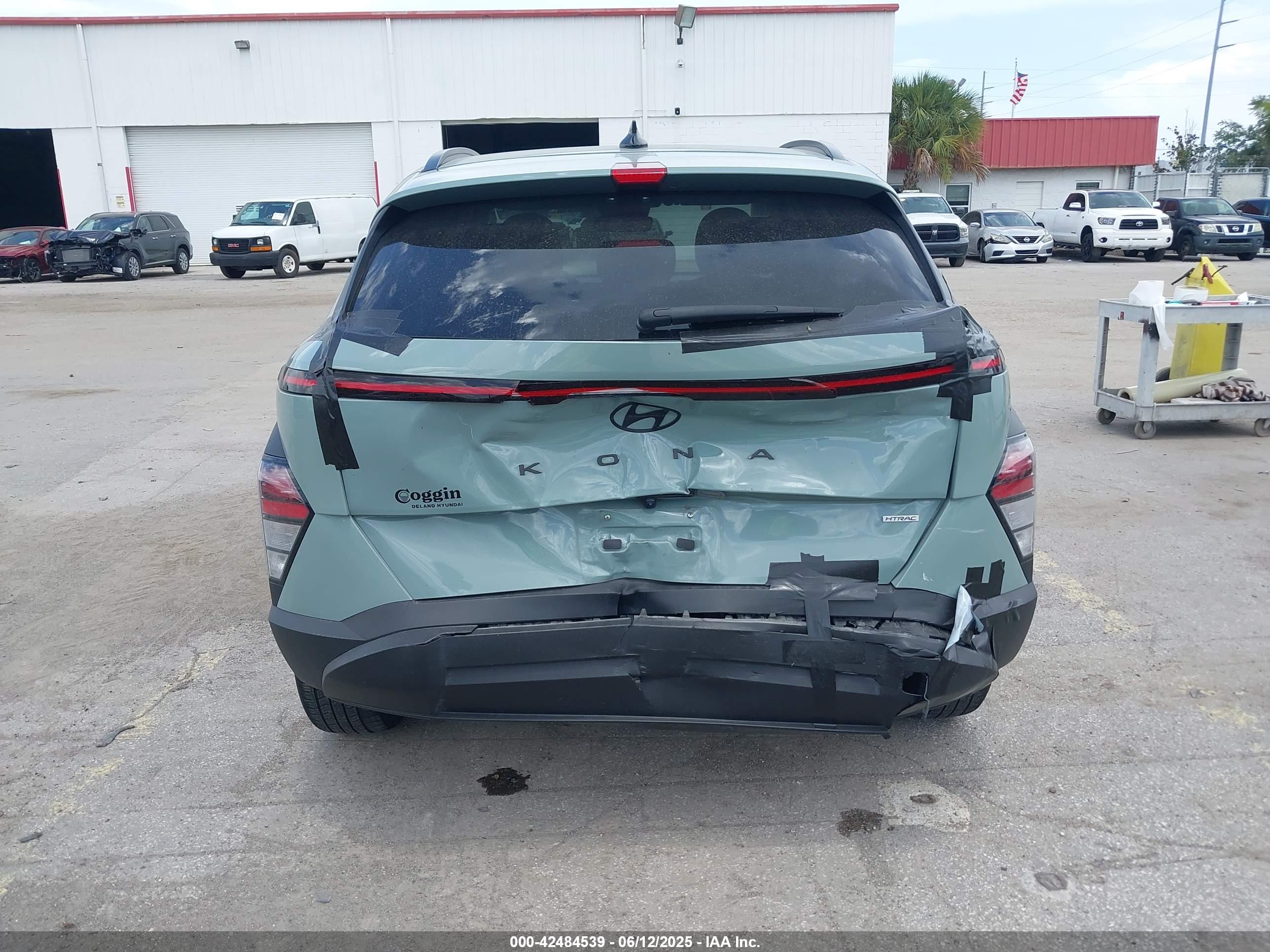 HYUNDAI KONA image 6