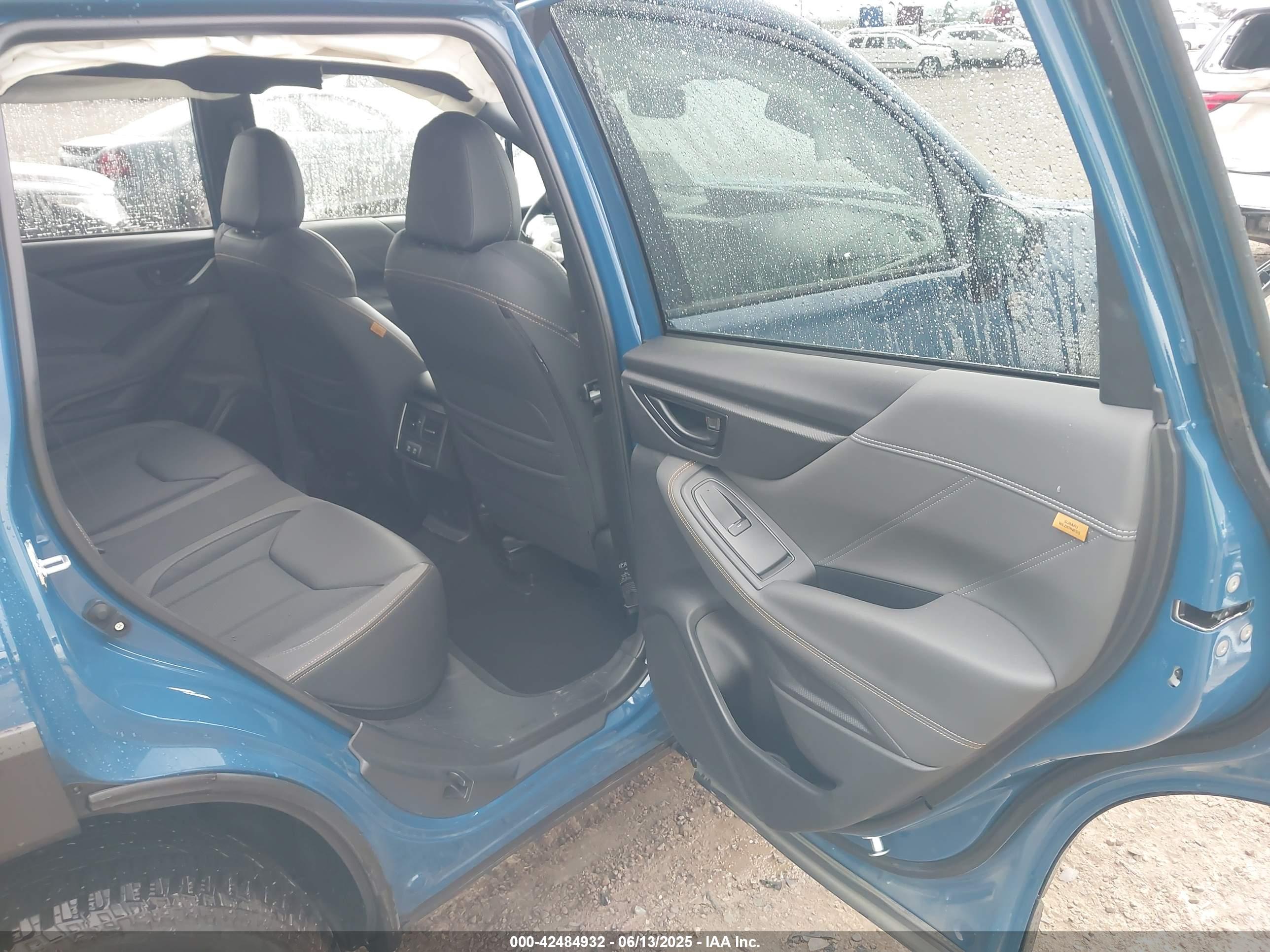 SUBARU FORESTER image 8