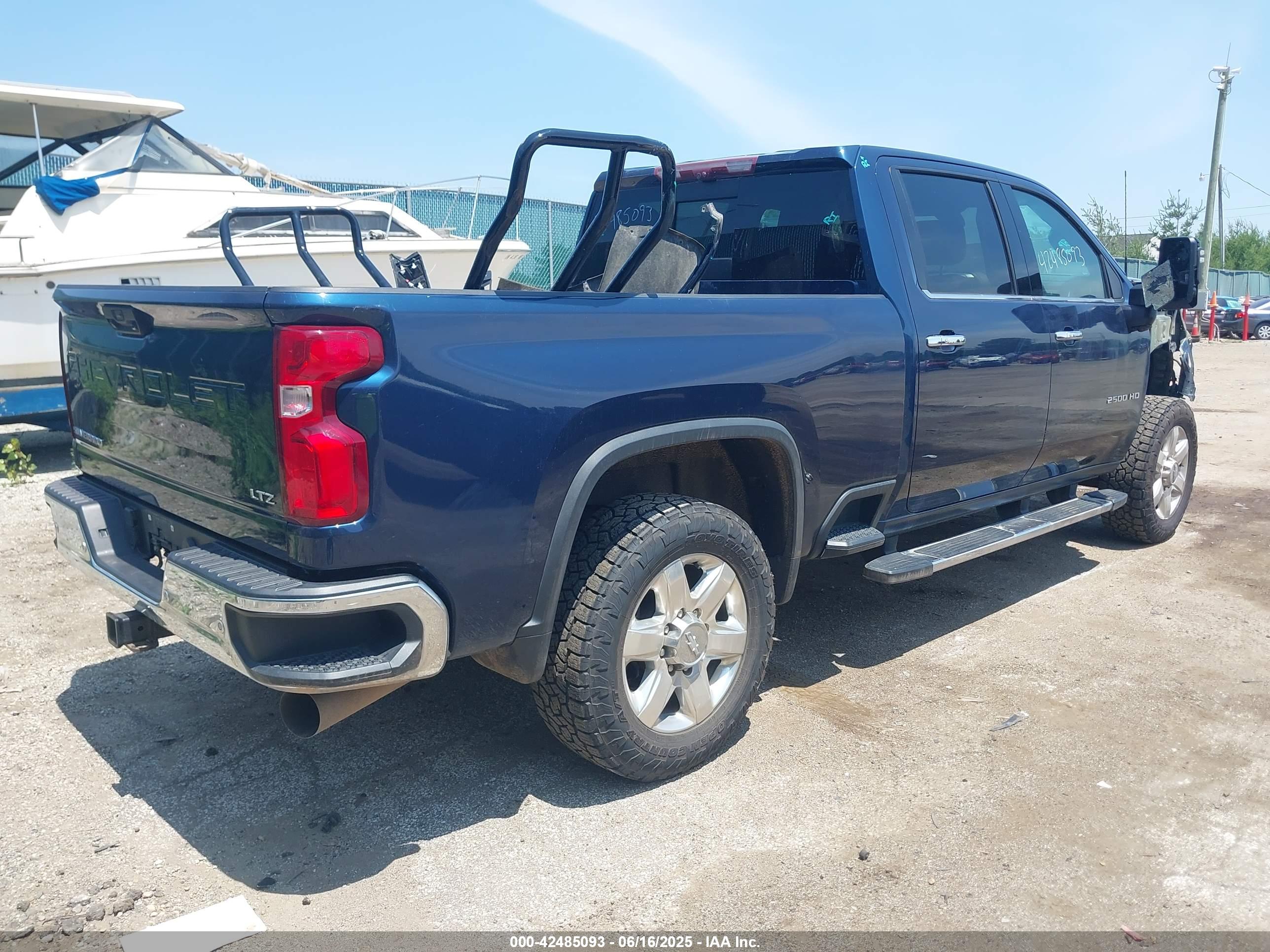 CHEVROLET SILVERADO image 4