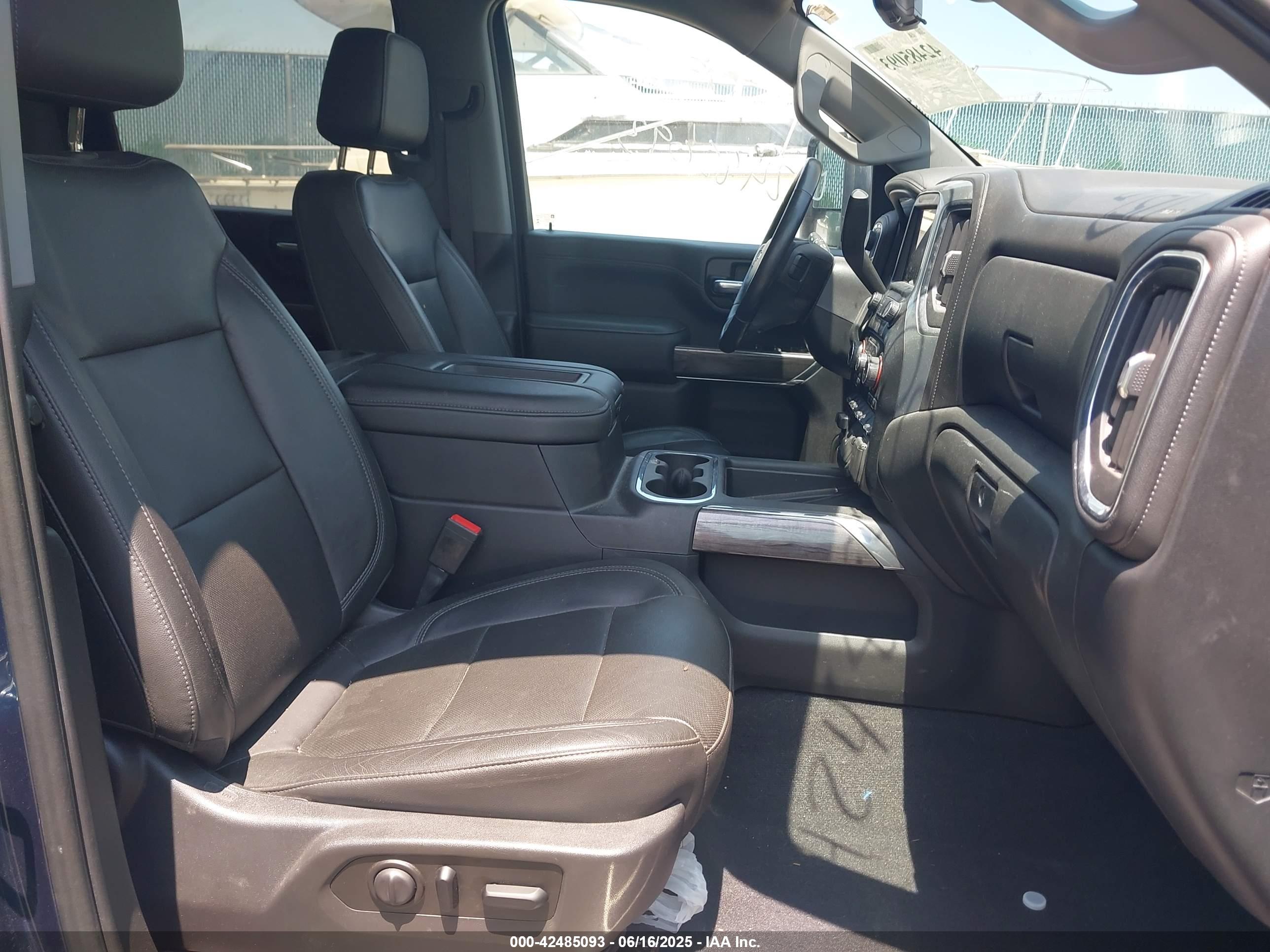 CHEVROLET SILVERADO image 8