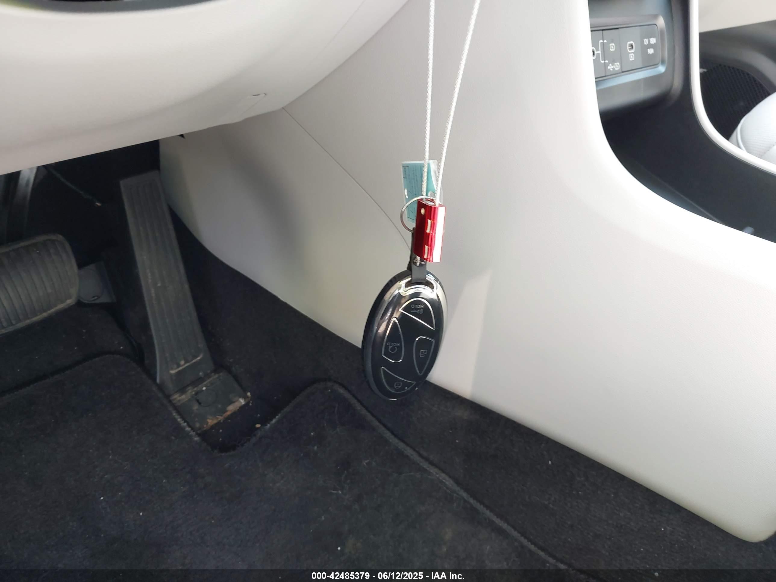 HYUNDAI TUCSON image 11