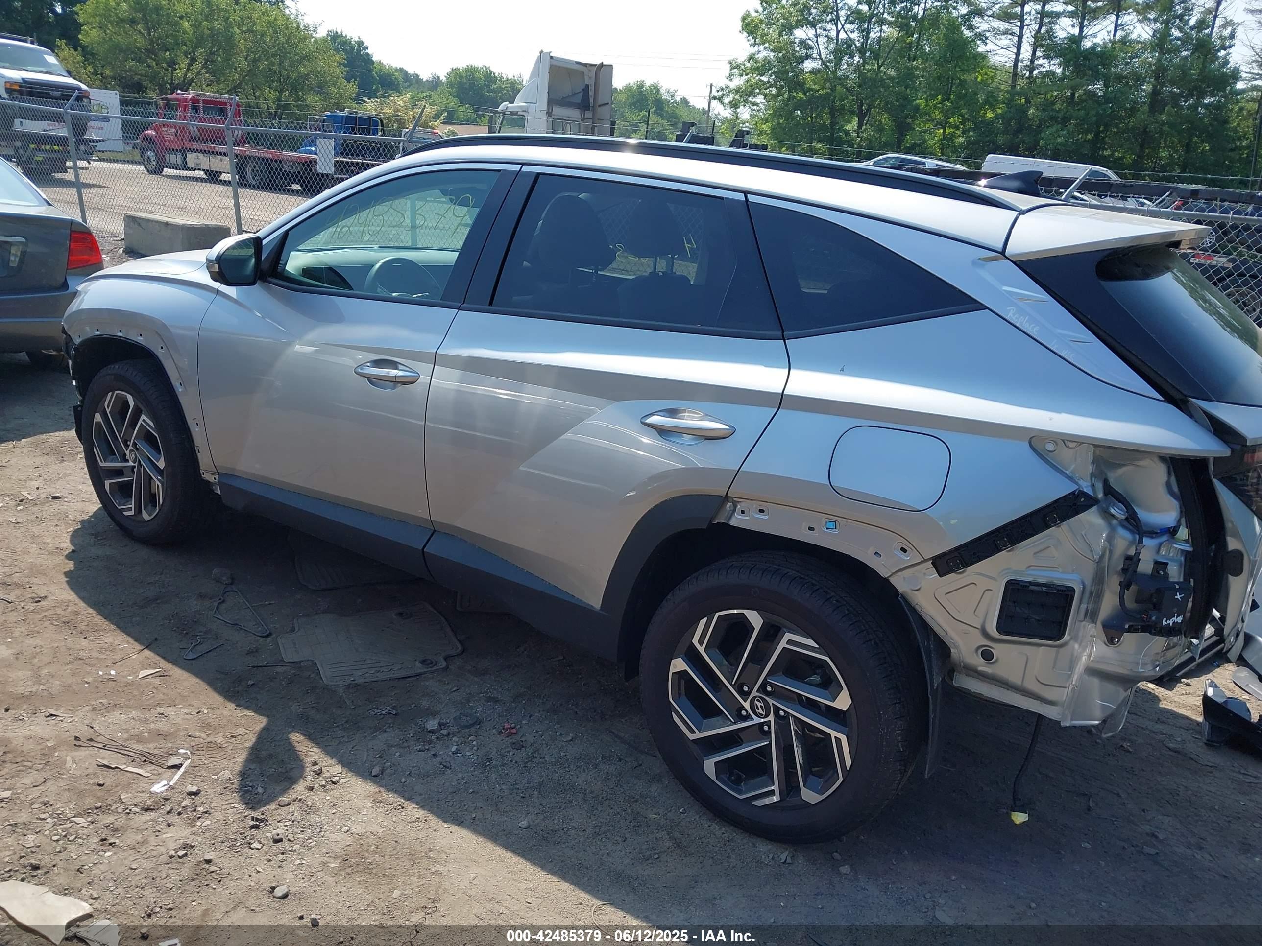 HYUNDAI TUCSON image 3