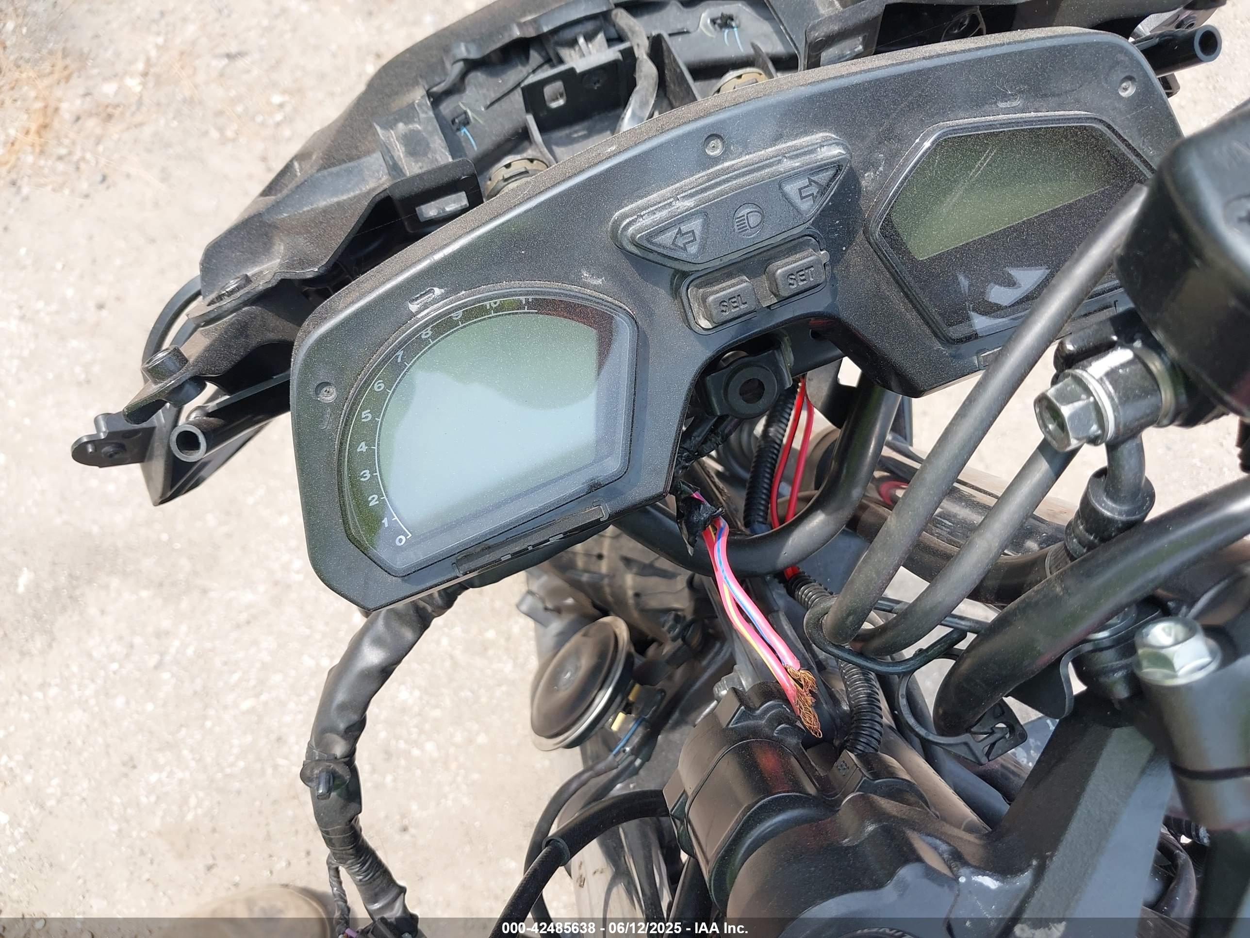 HONDA CBR650 image 7