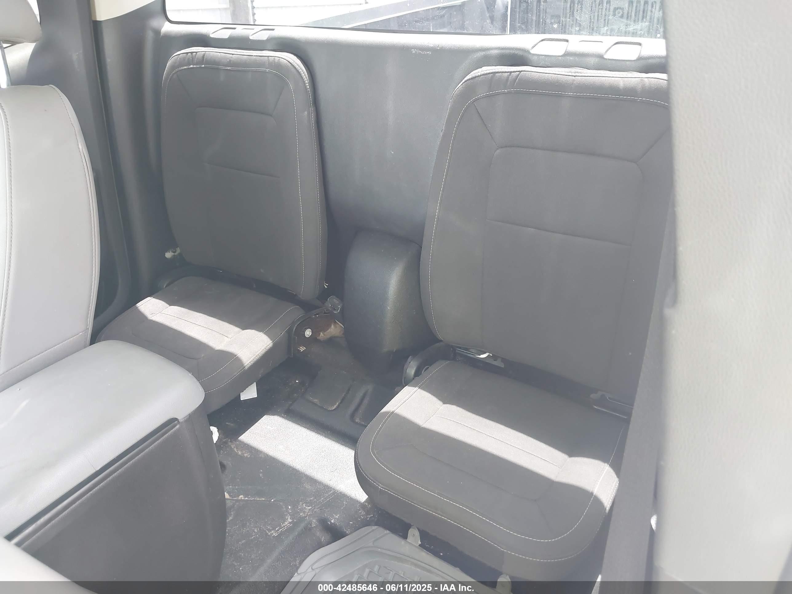 CHEVROLET COLORADO image 8