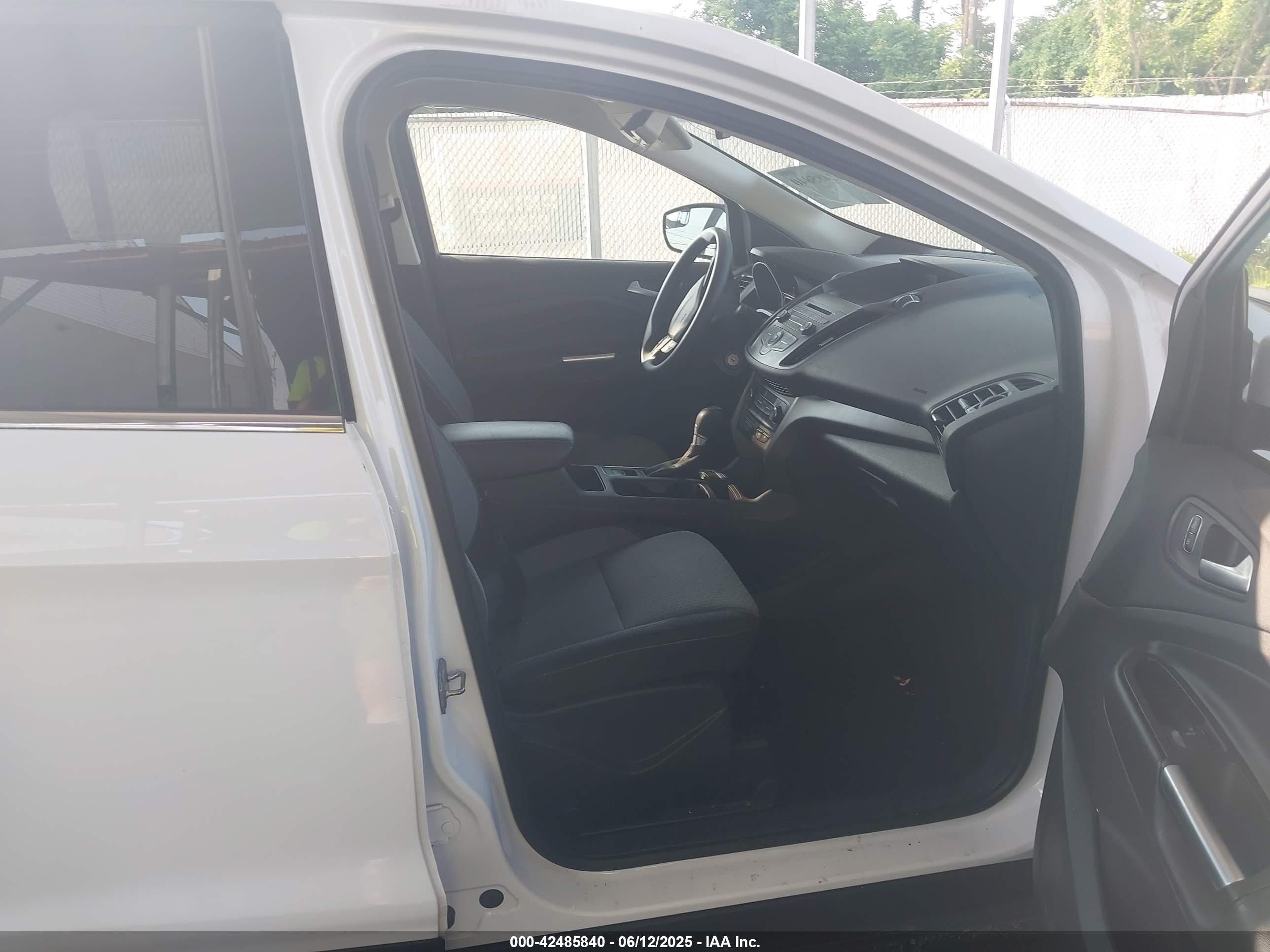 FORD ESCAPE image 5