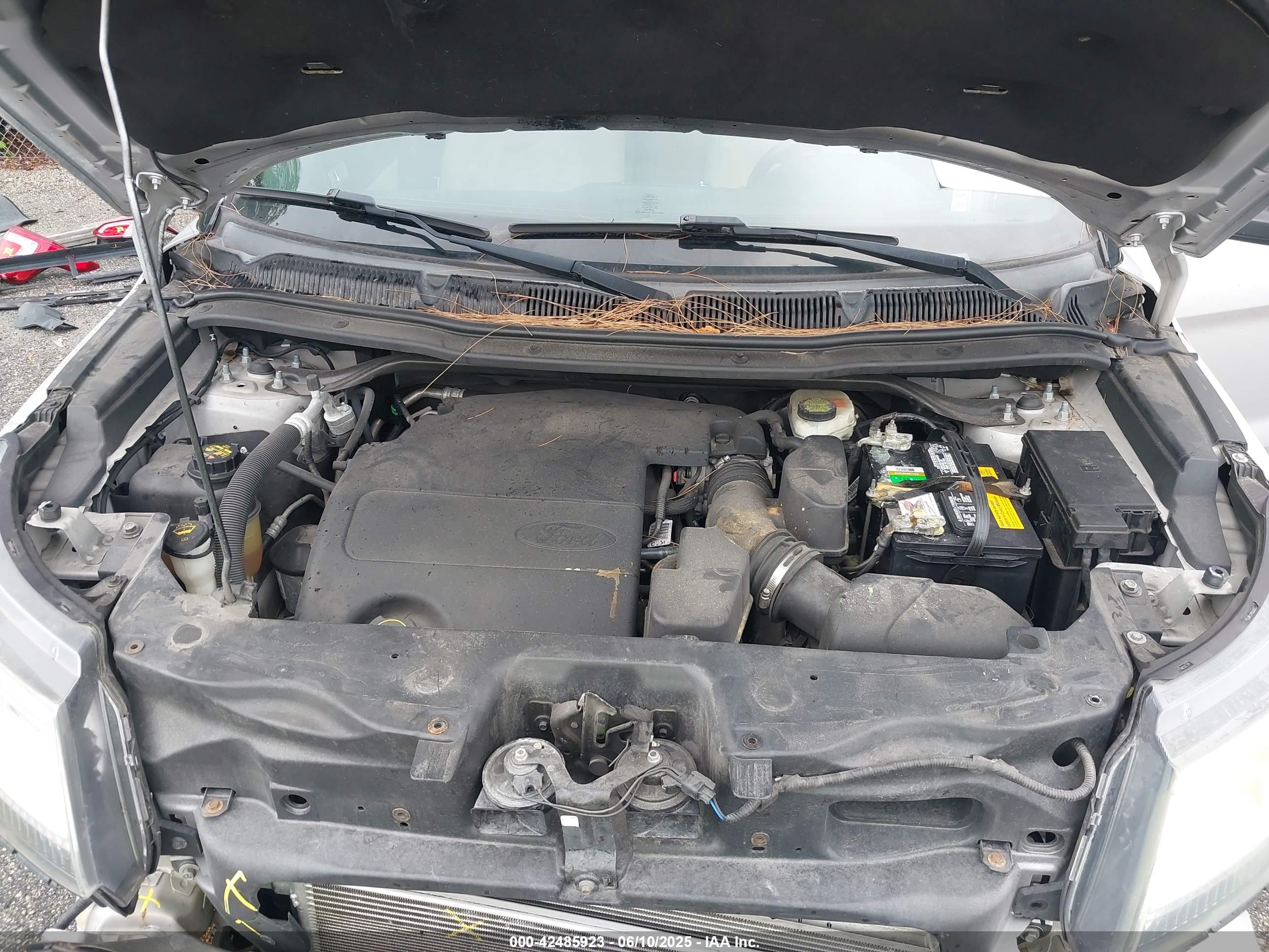 FORD EXPLORER image 10