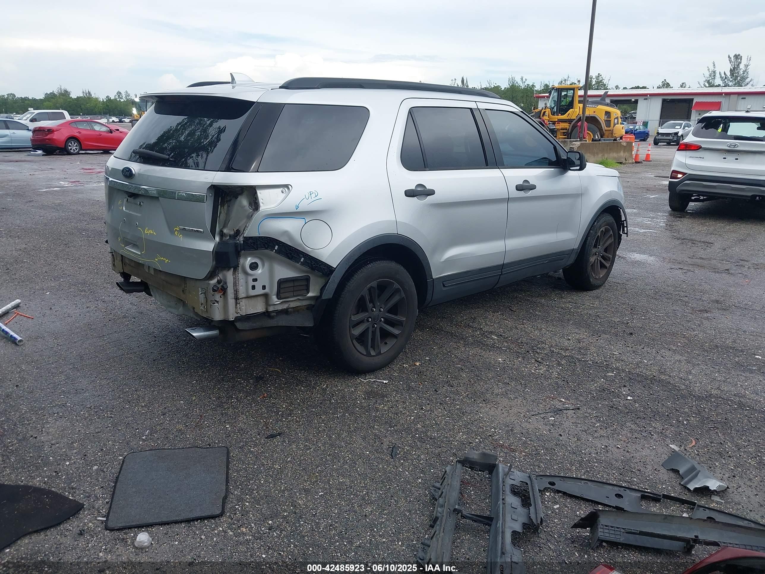 FORD EXPLORER image 4