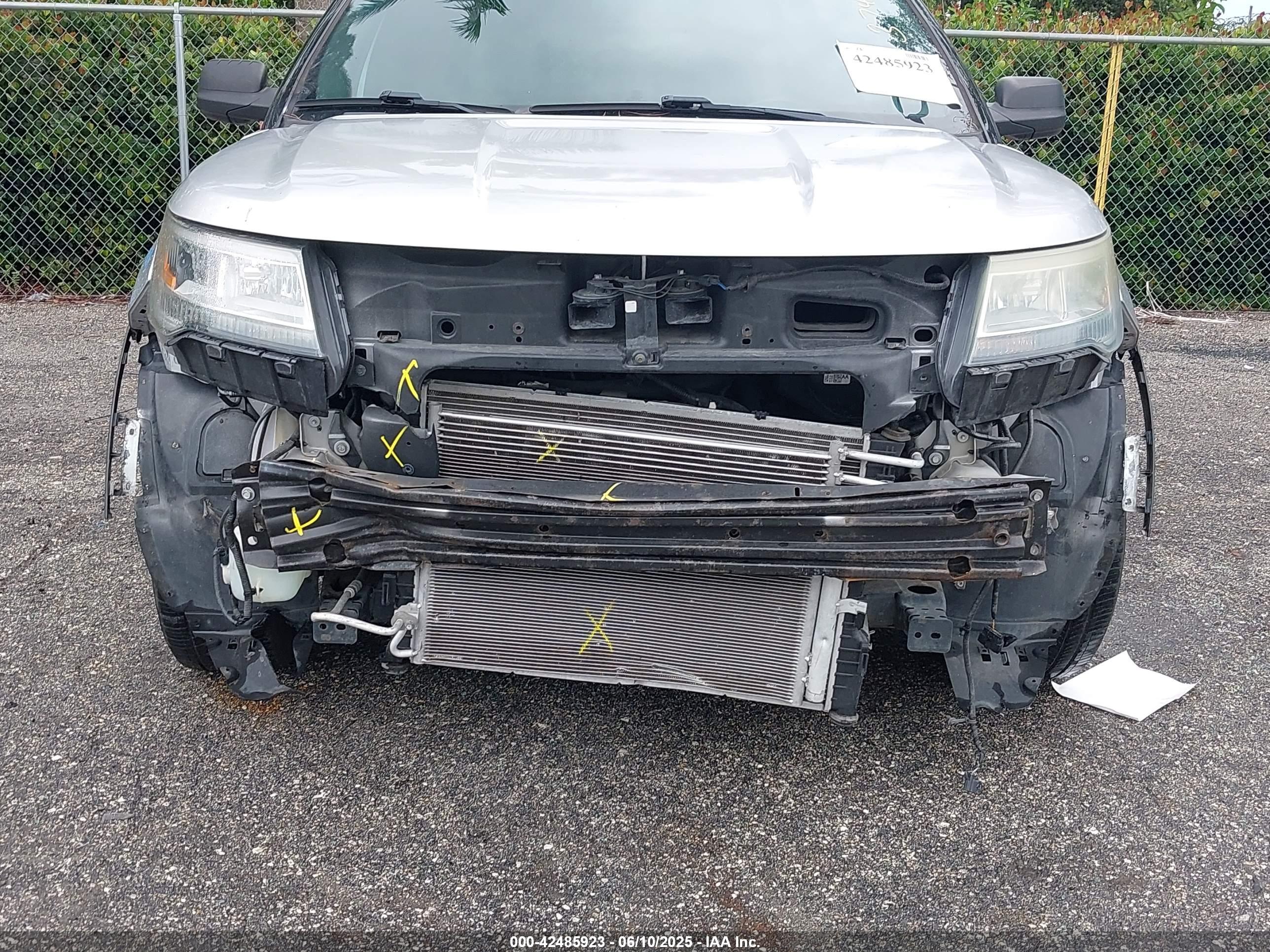 FORD EXPLORER image 6