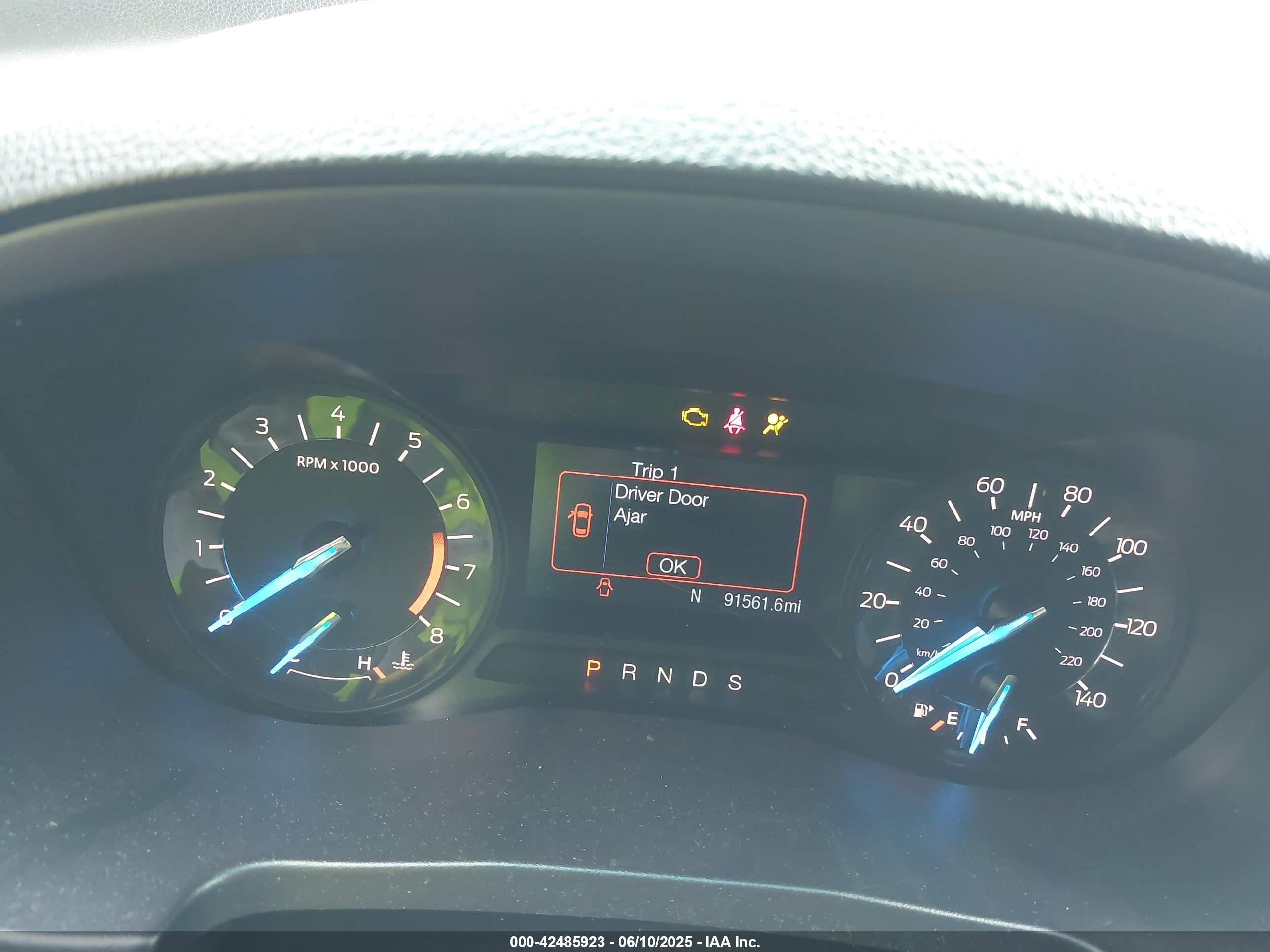 FORD EXPLORER image 7