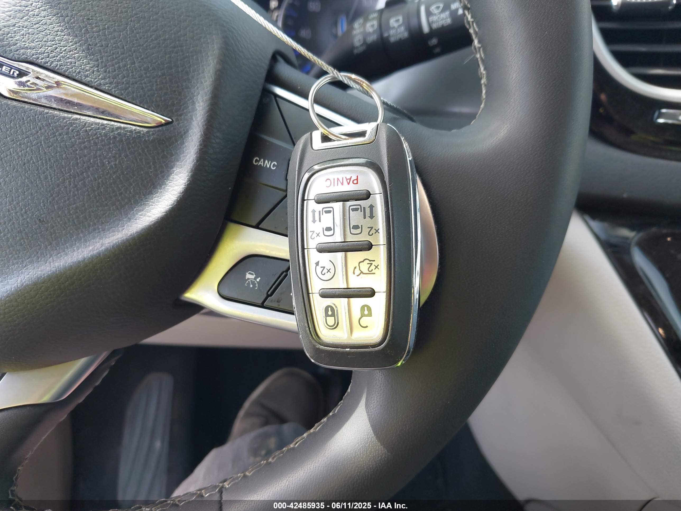 CHRYSLER PACIFICA image 11