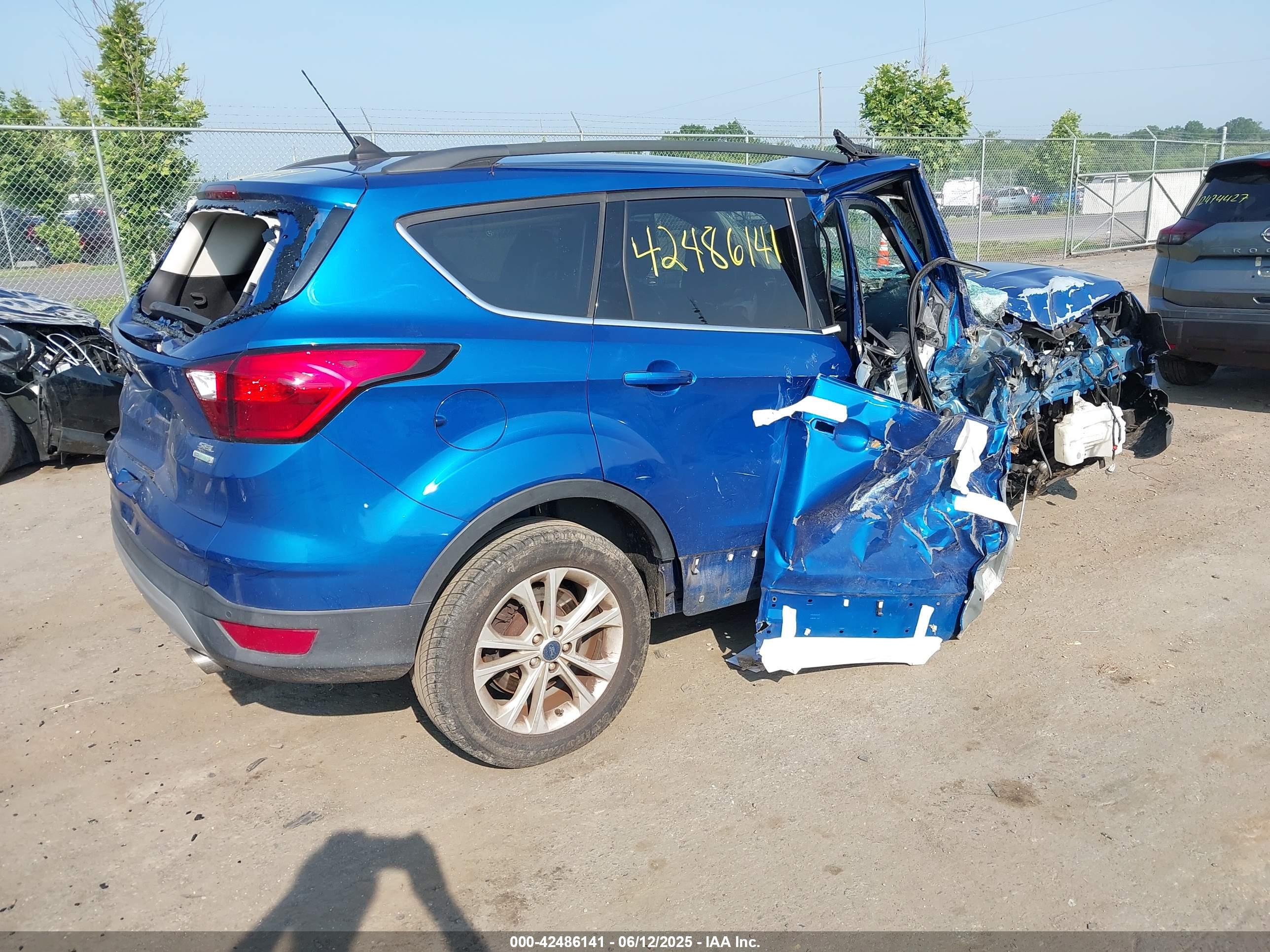 FORD ESCAPE image 4