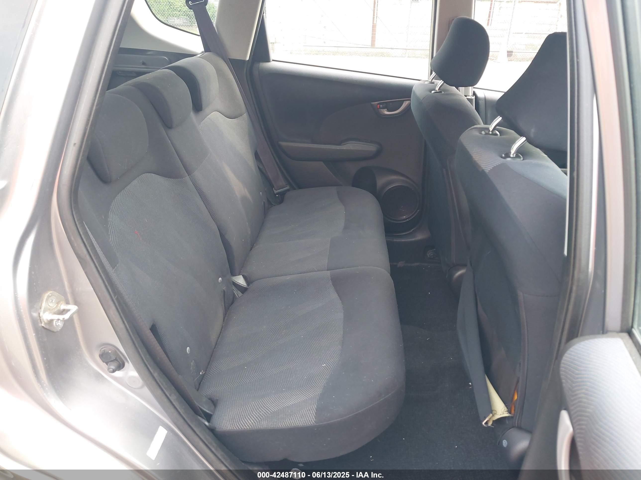 HONDA FIT image 8
