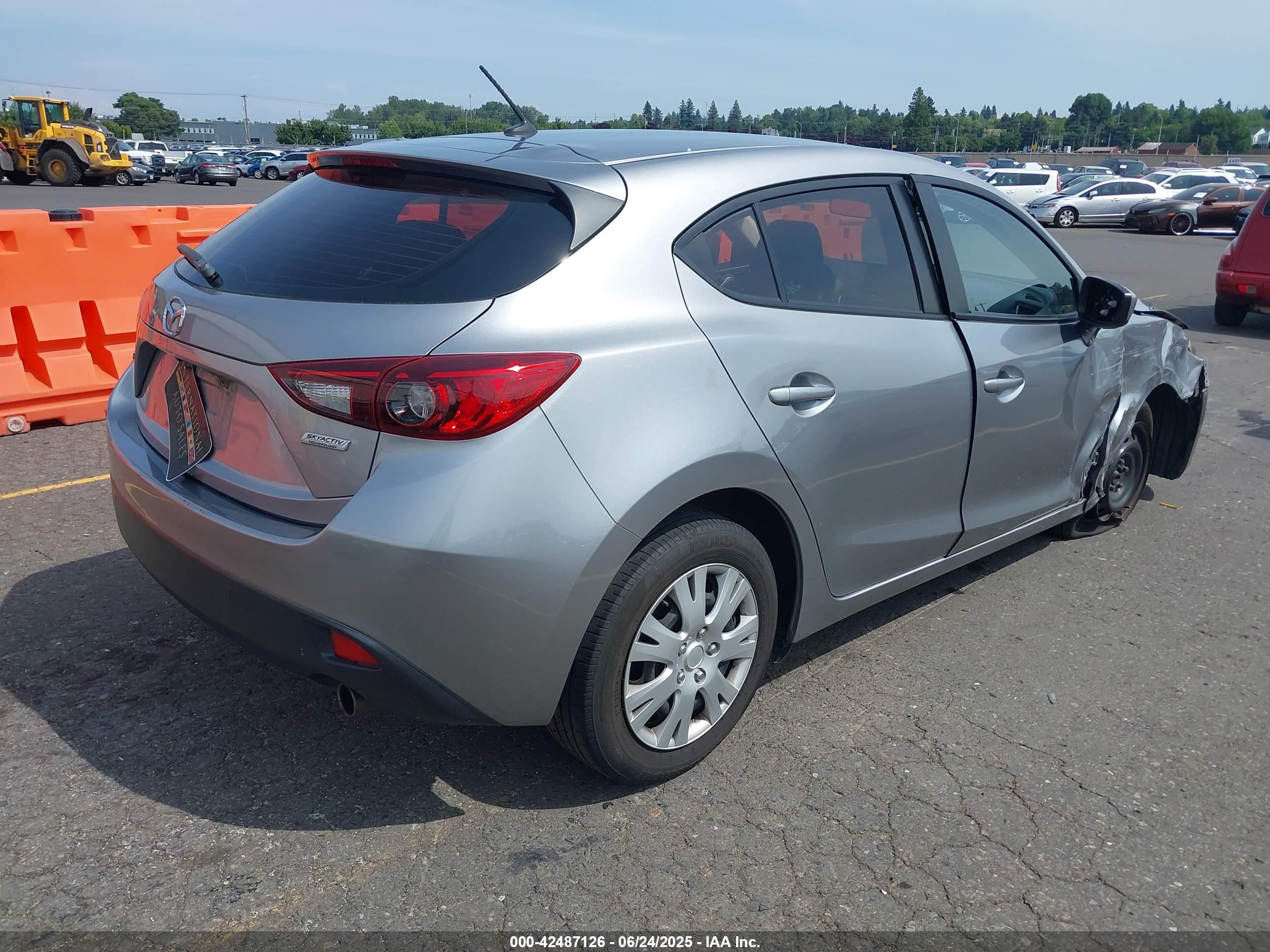 MAZDA MAZDA3 image 4