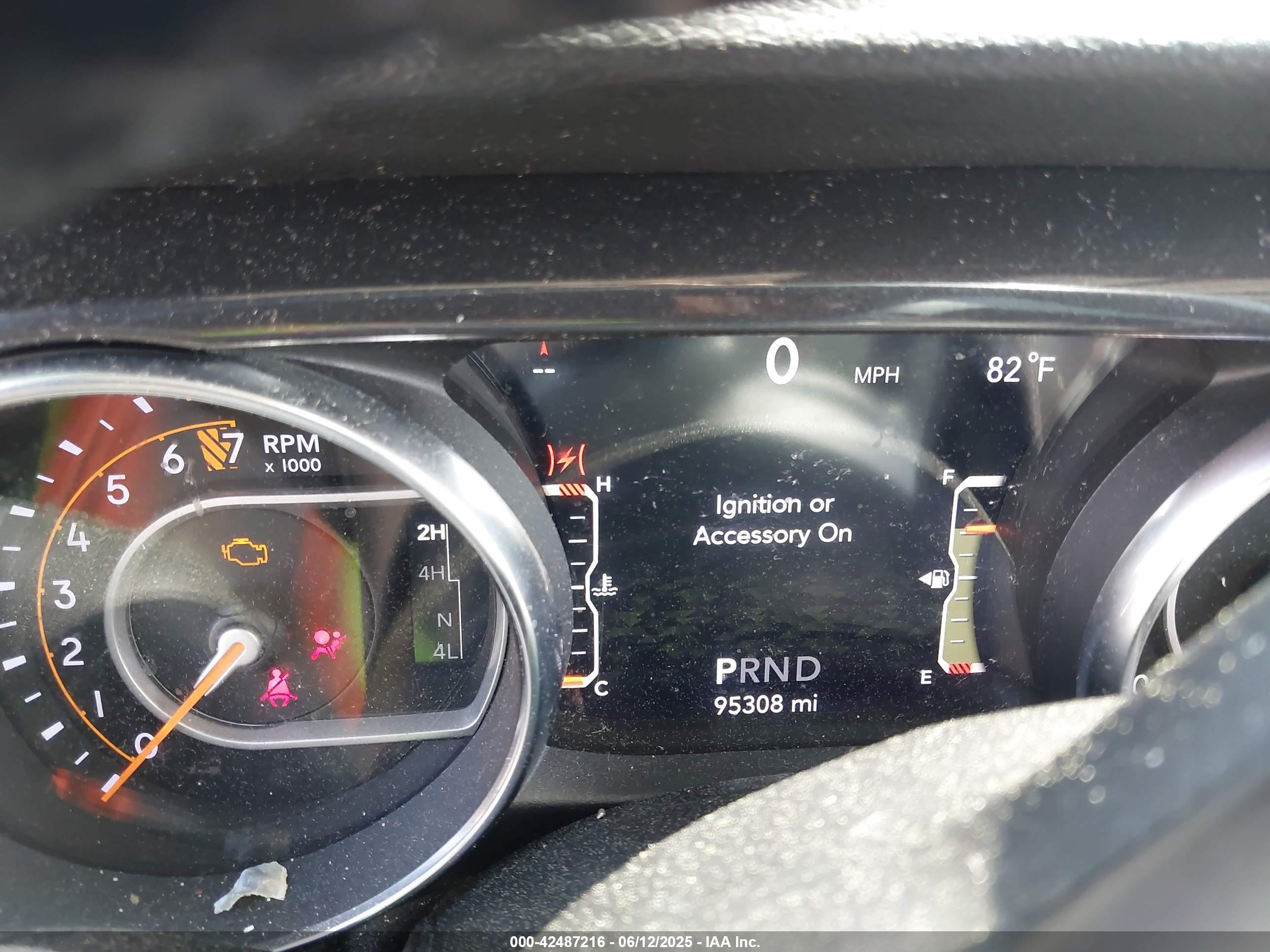 JEEP WRANGLER image 7