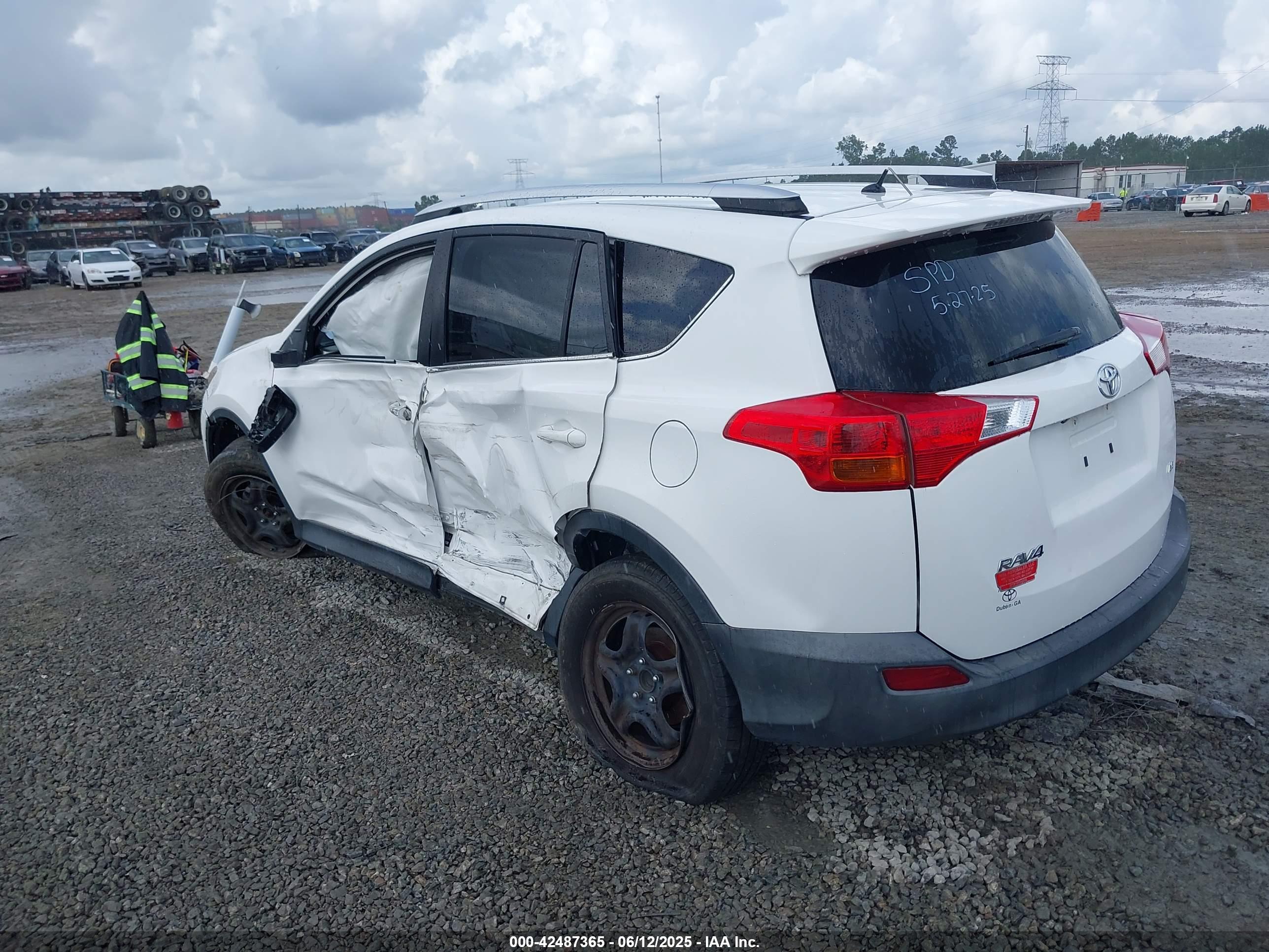 TOYOTA RAV4 image 3