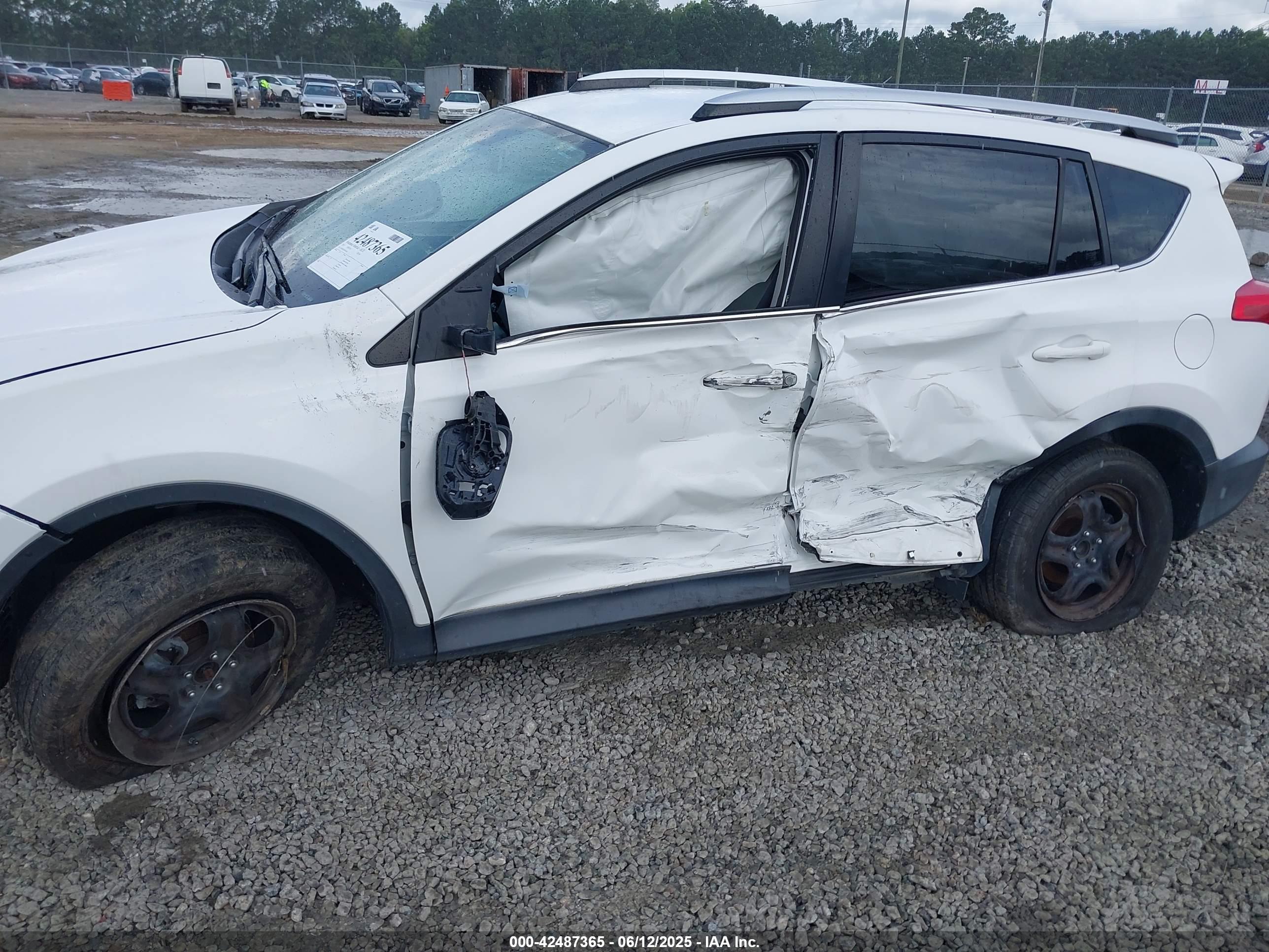 TOYOTA RAV4 image 6
