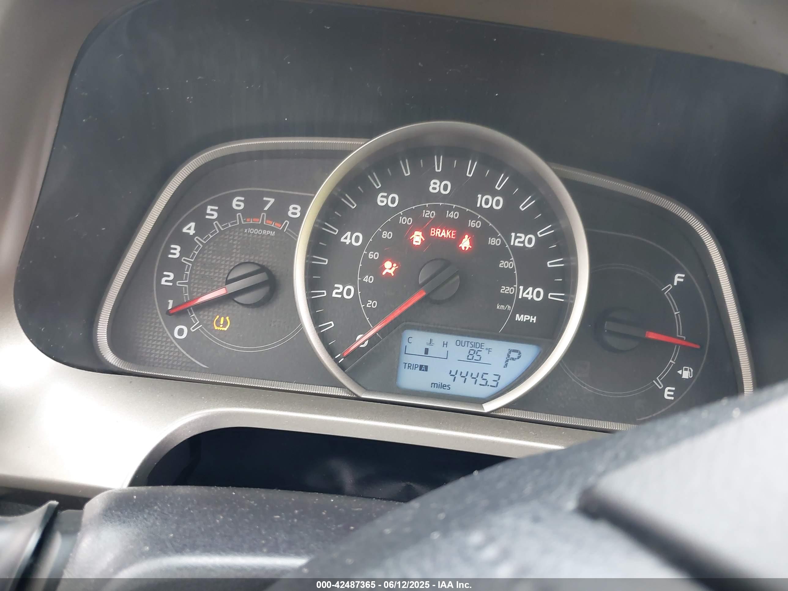 TOYOTA RAV4 image 7