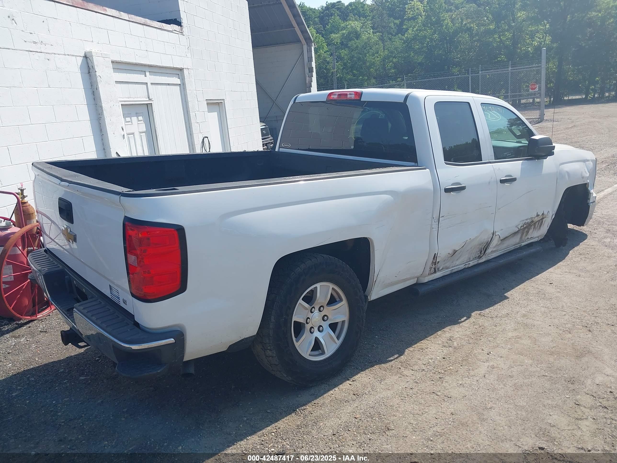 CHEVROLET SILVERADO image 4