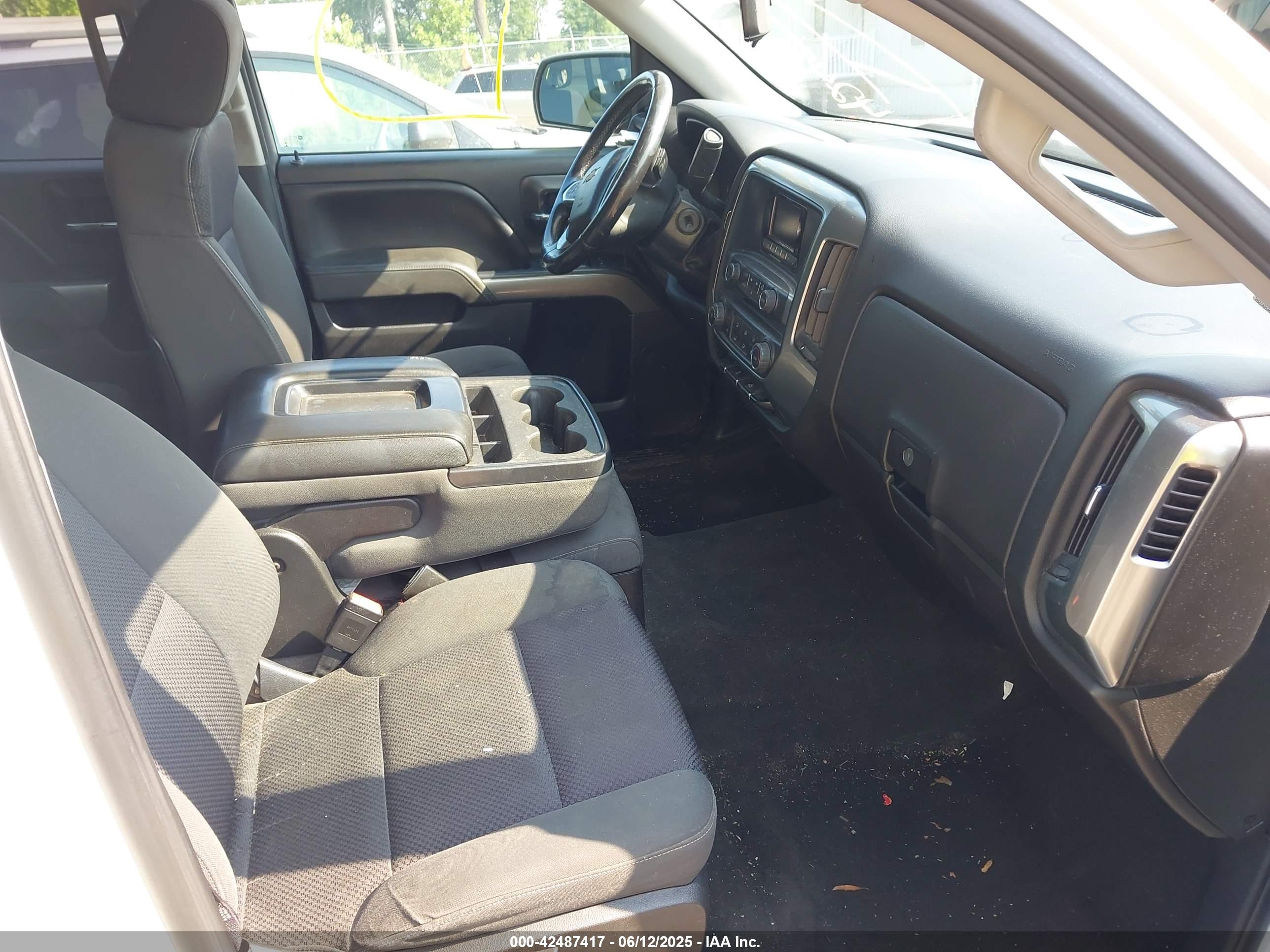 CHEVROLET SILVERADO image 5