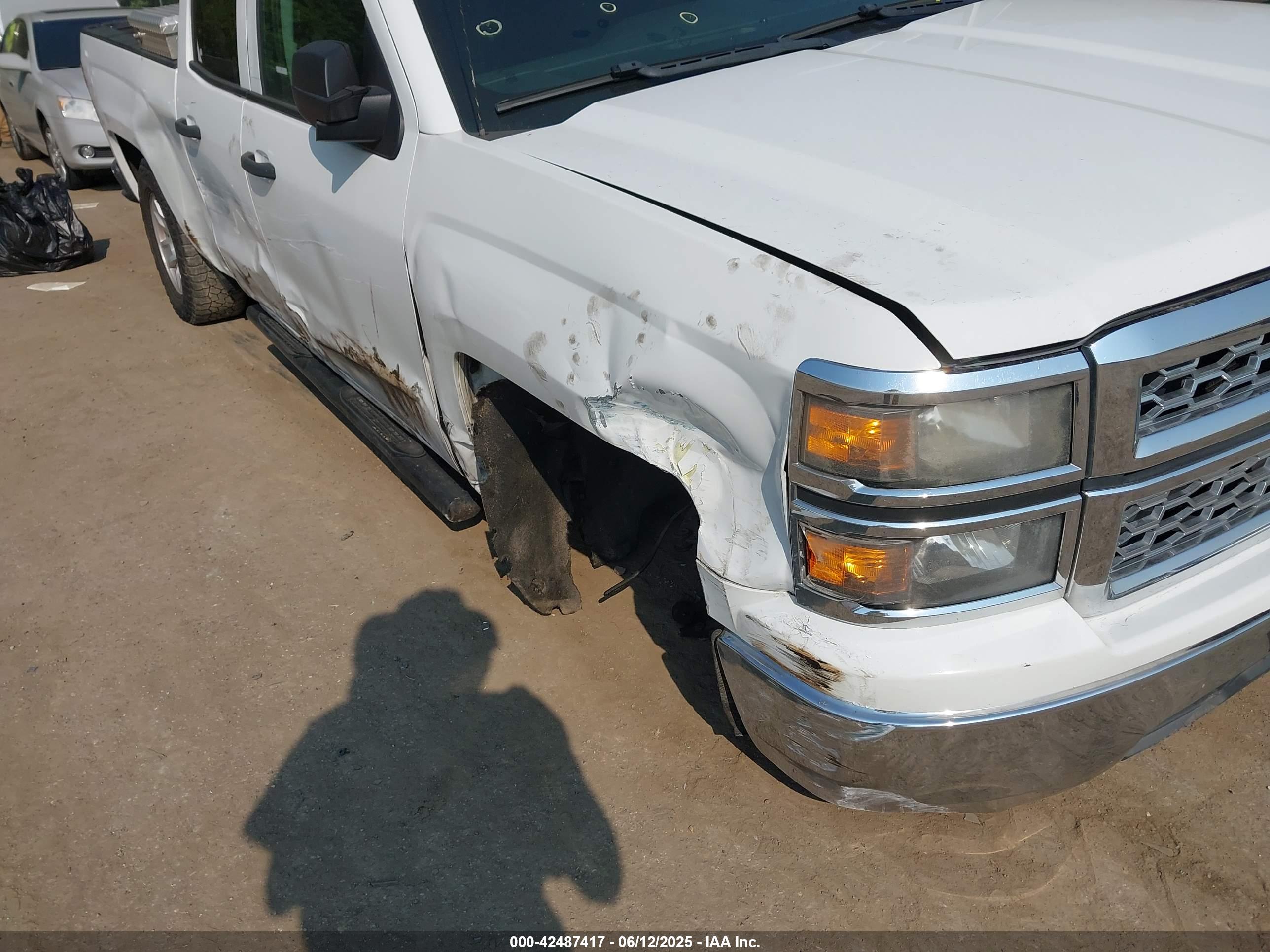 CHEVROLET SILVERADO image 6