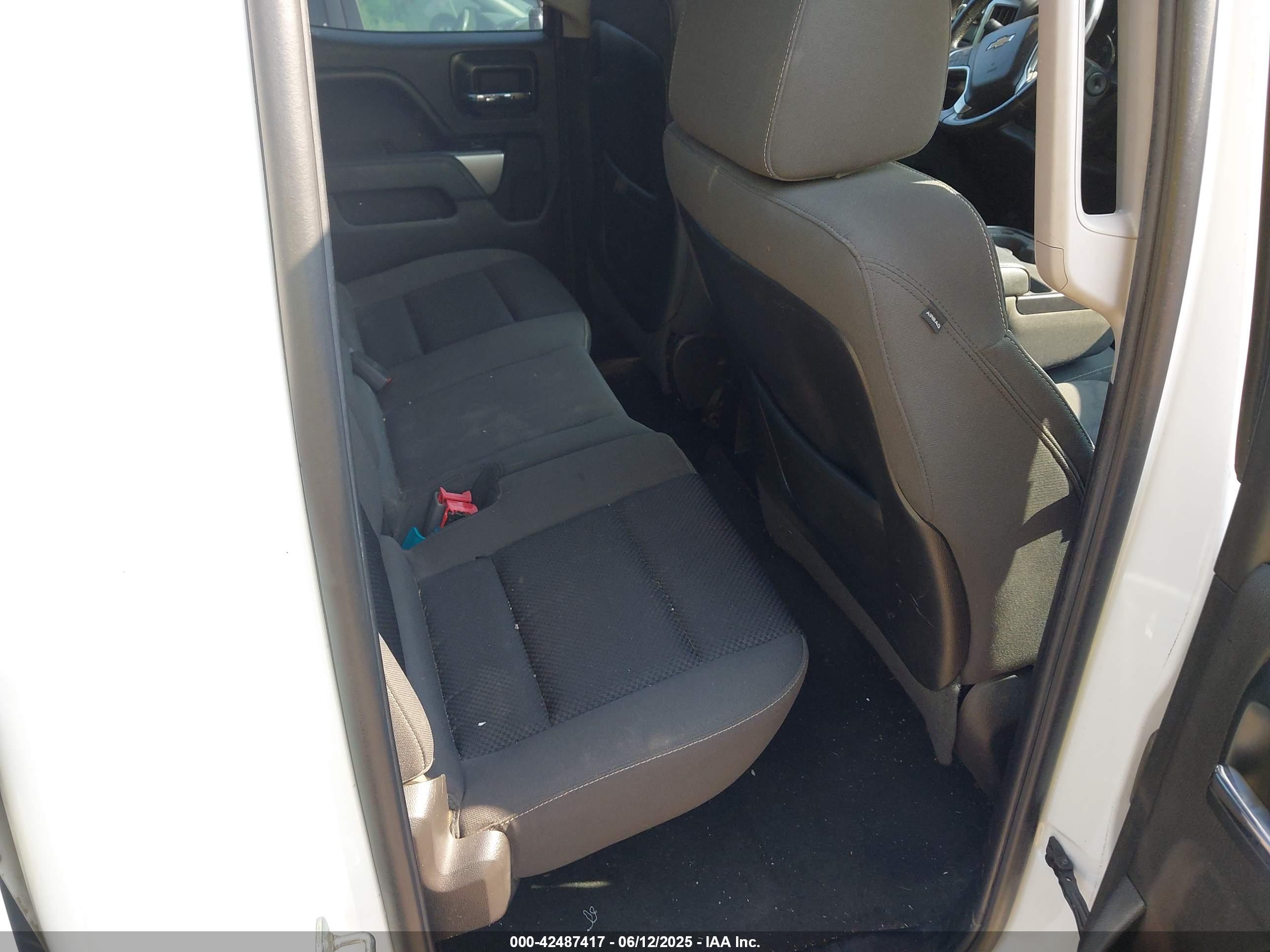 CHEVROLET SILVERADO image 8