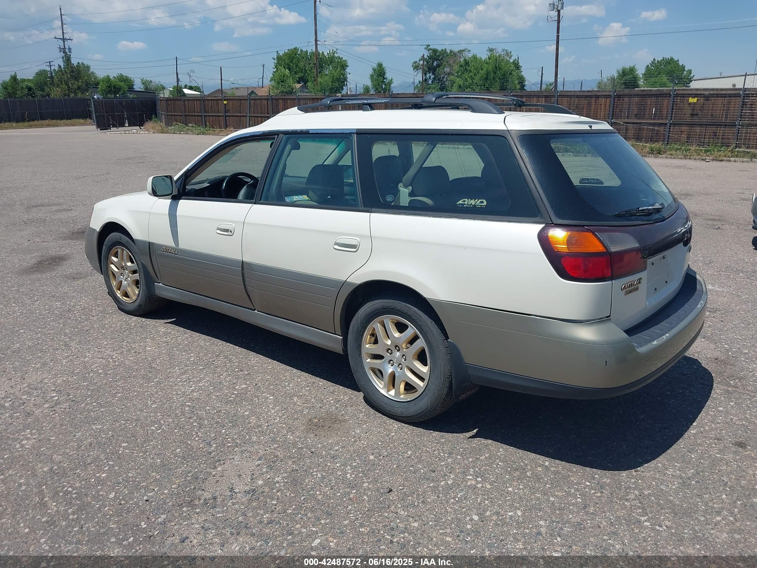 SUBARU OUTBACK image 3
