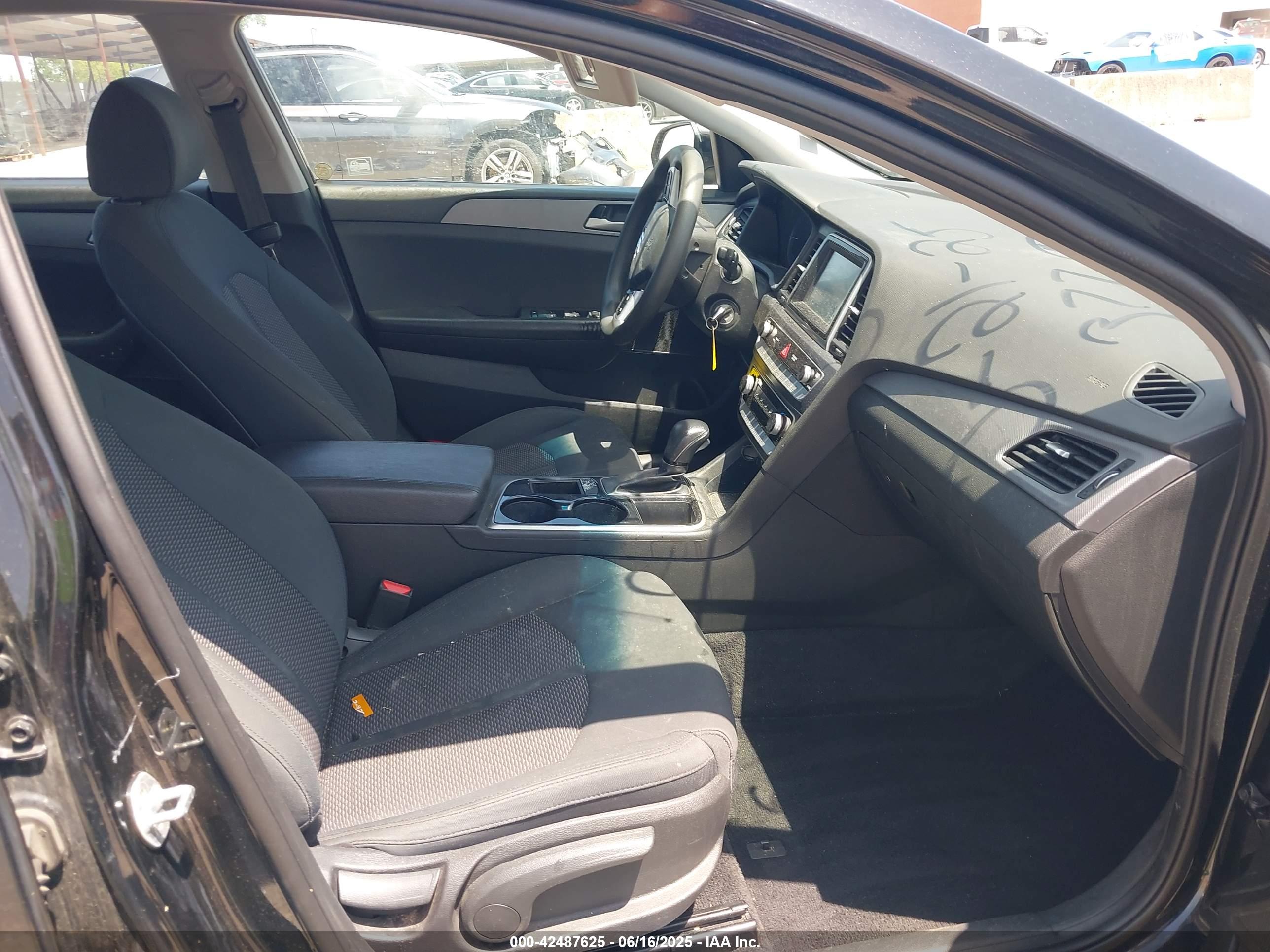 HYUNDAI SONATA image 5