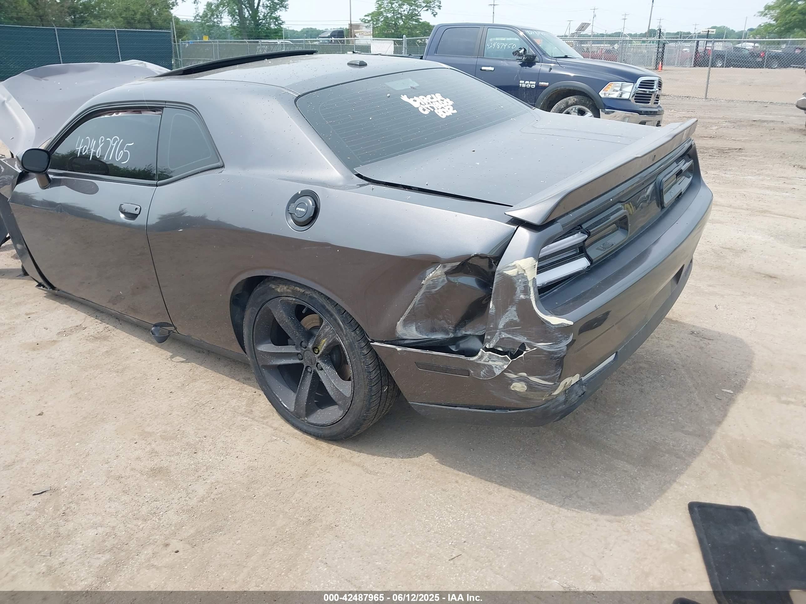 DODGE CHALLENGER image 6