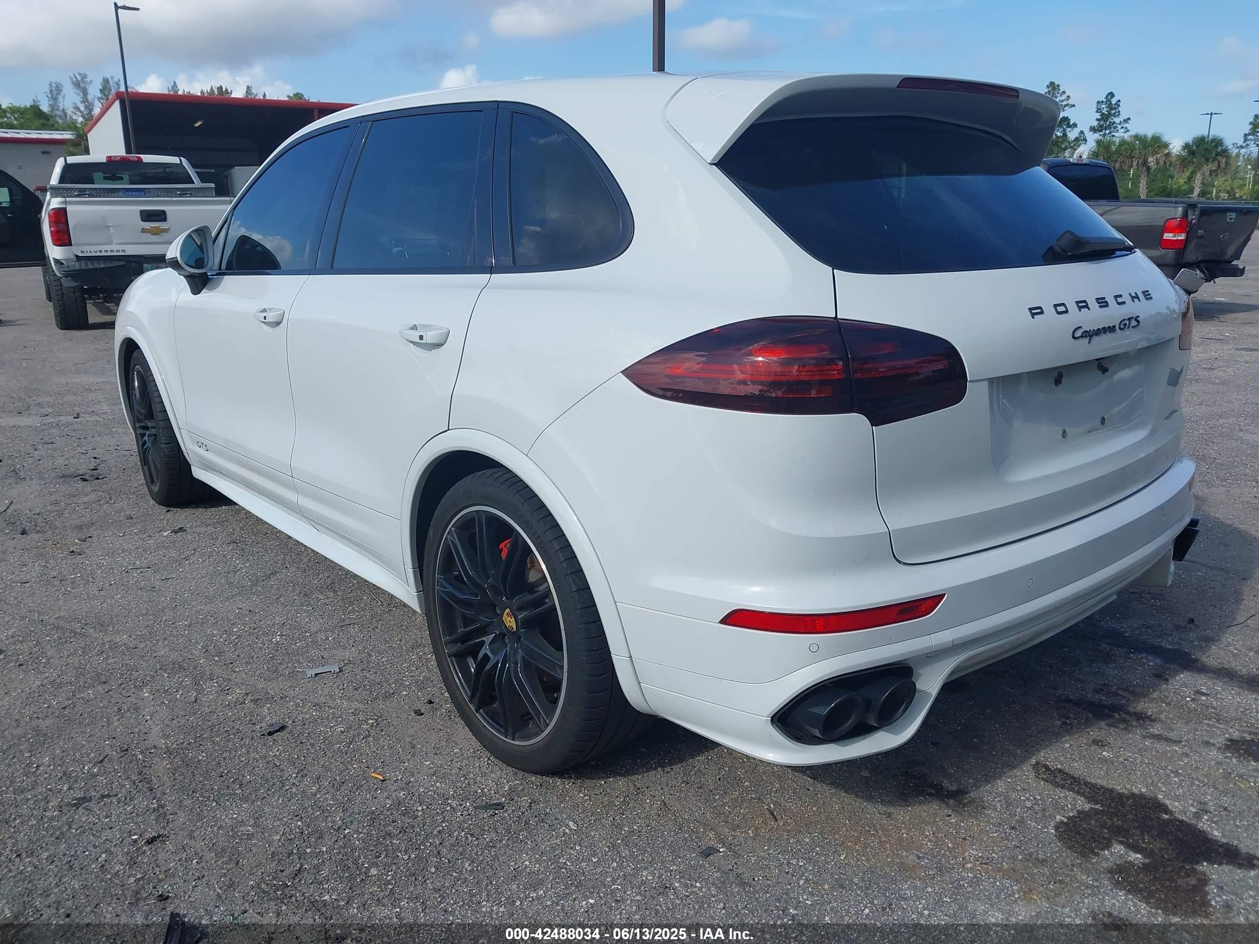 PORSCHE CAYENNE image 3
