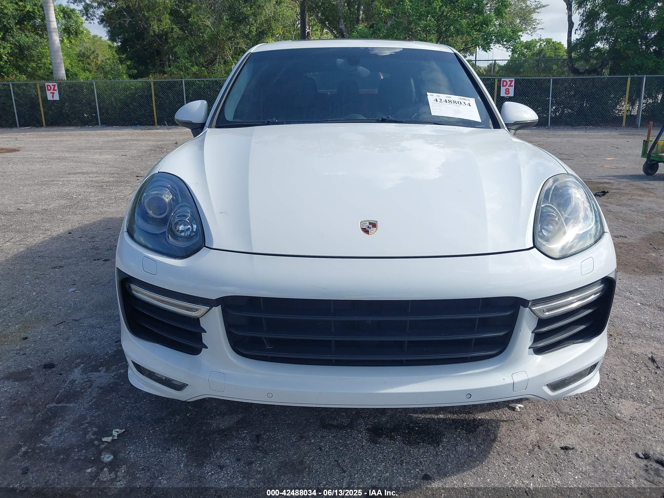 PORSCHE CAYENNE image 6