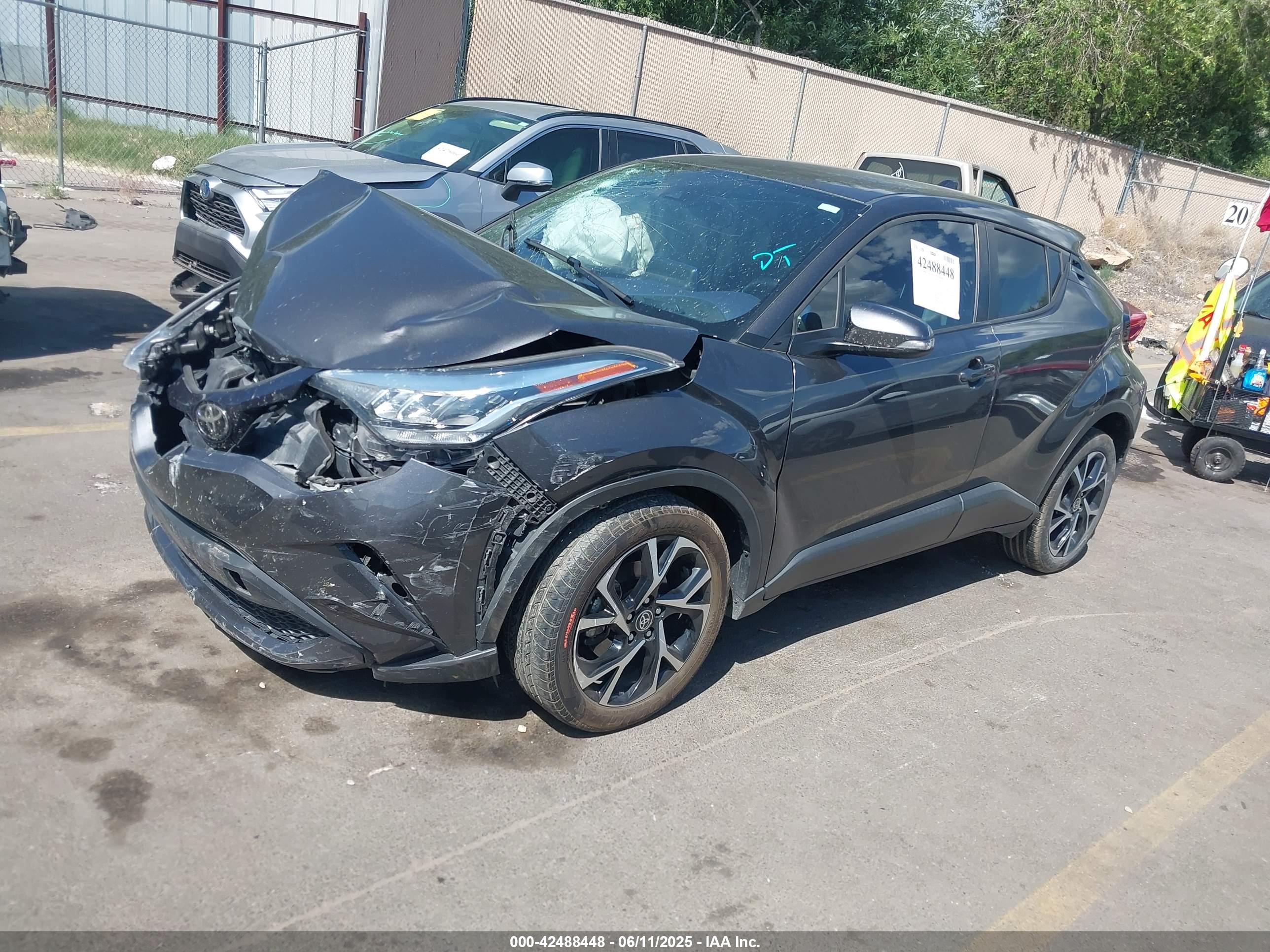 TOYOTA C-HR image 2