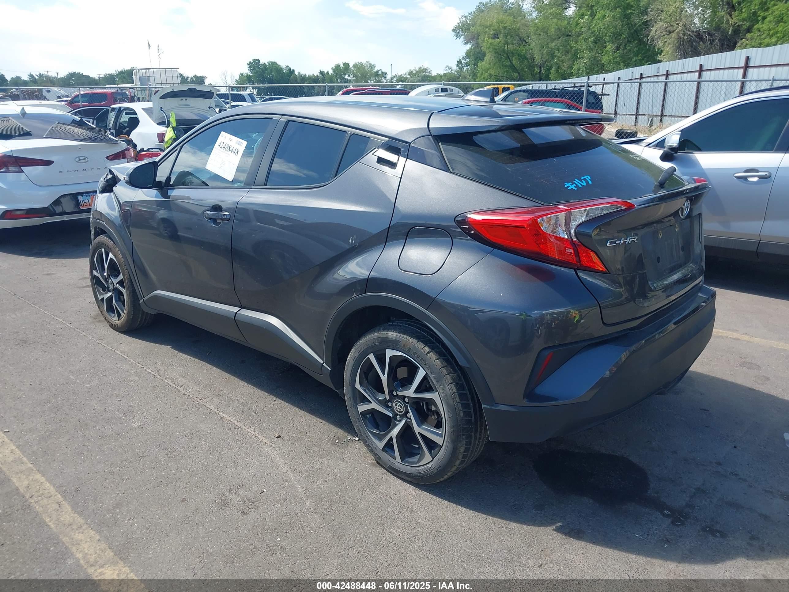 TOYOTA C-HR image 3