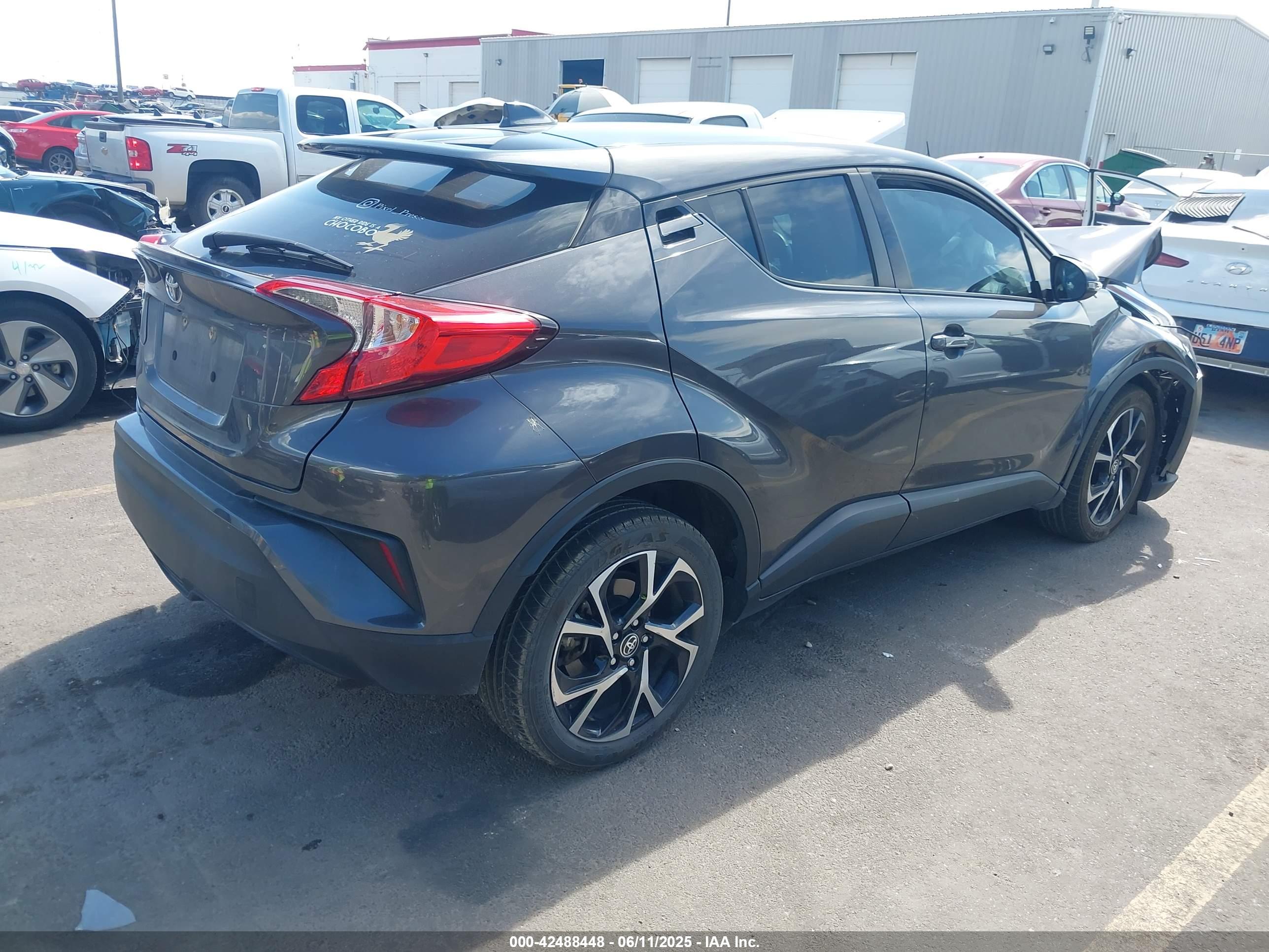 TOYOTA C-HR image 4