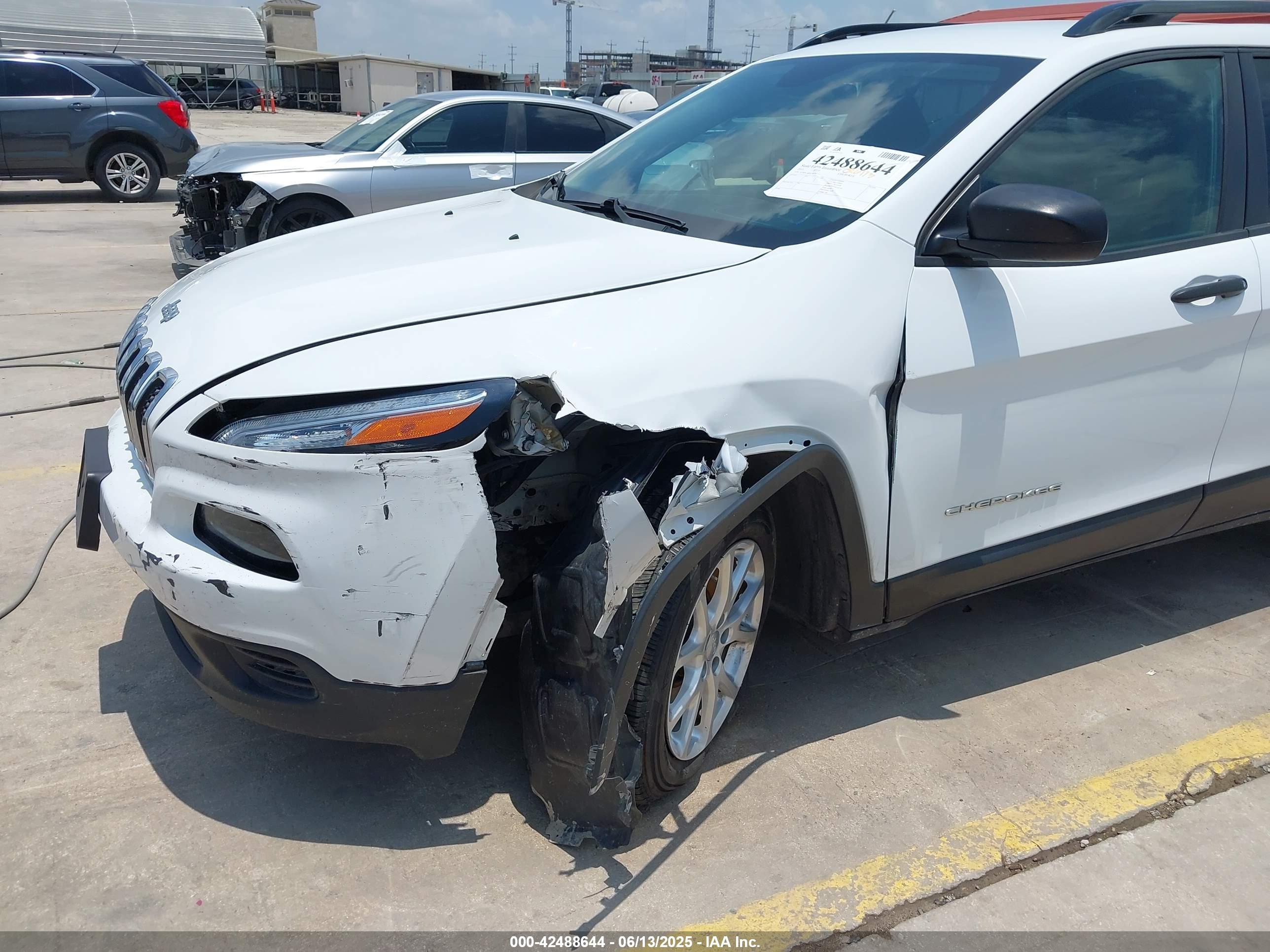 JEEP CHEROKEE image 6